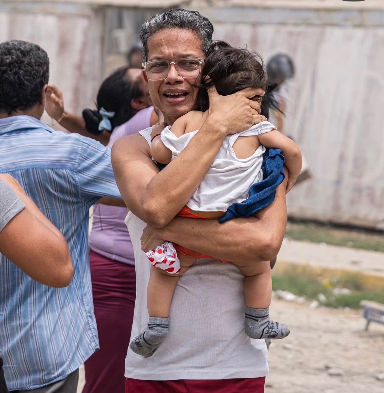 Arepazo Digital: Help Venezuela Earthquake Families campaign photo, 7 of 8