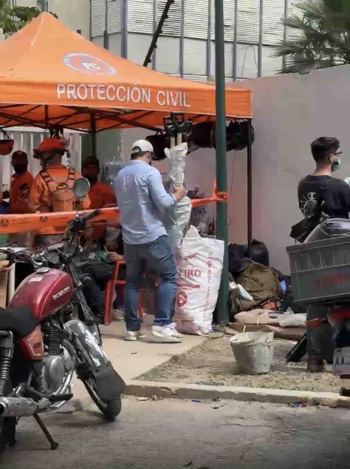 Help Families Recover After Venezuela's Earthquake campaign photo, 12 of 13