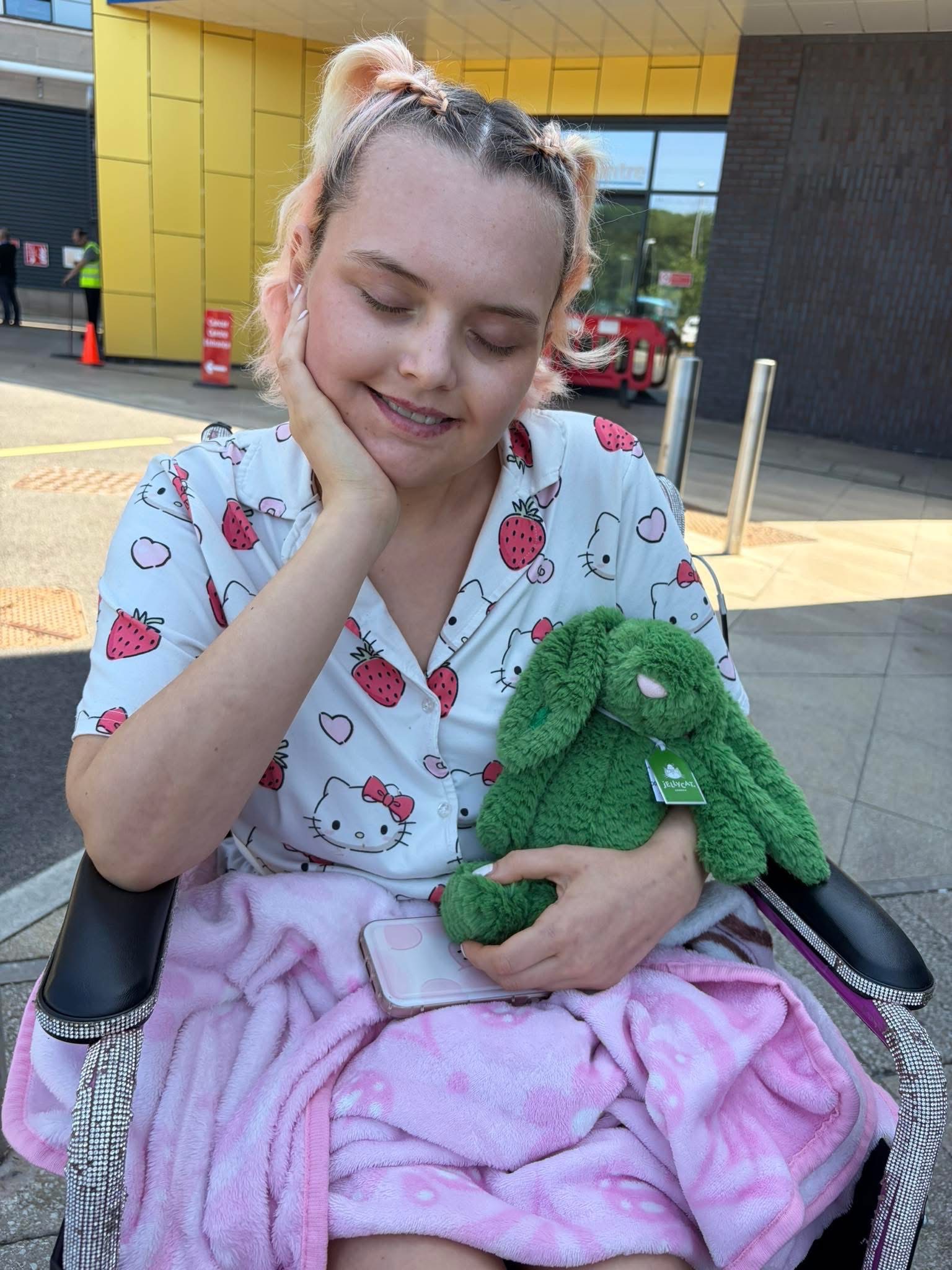Help to save Kaitlyn - Leukaemia at 16 campaign photo, 4 of 5