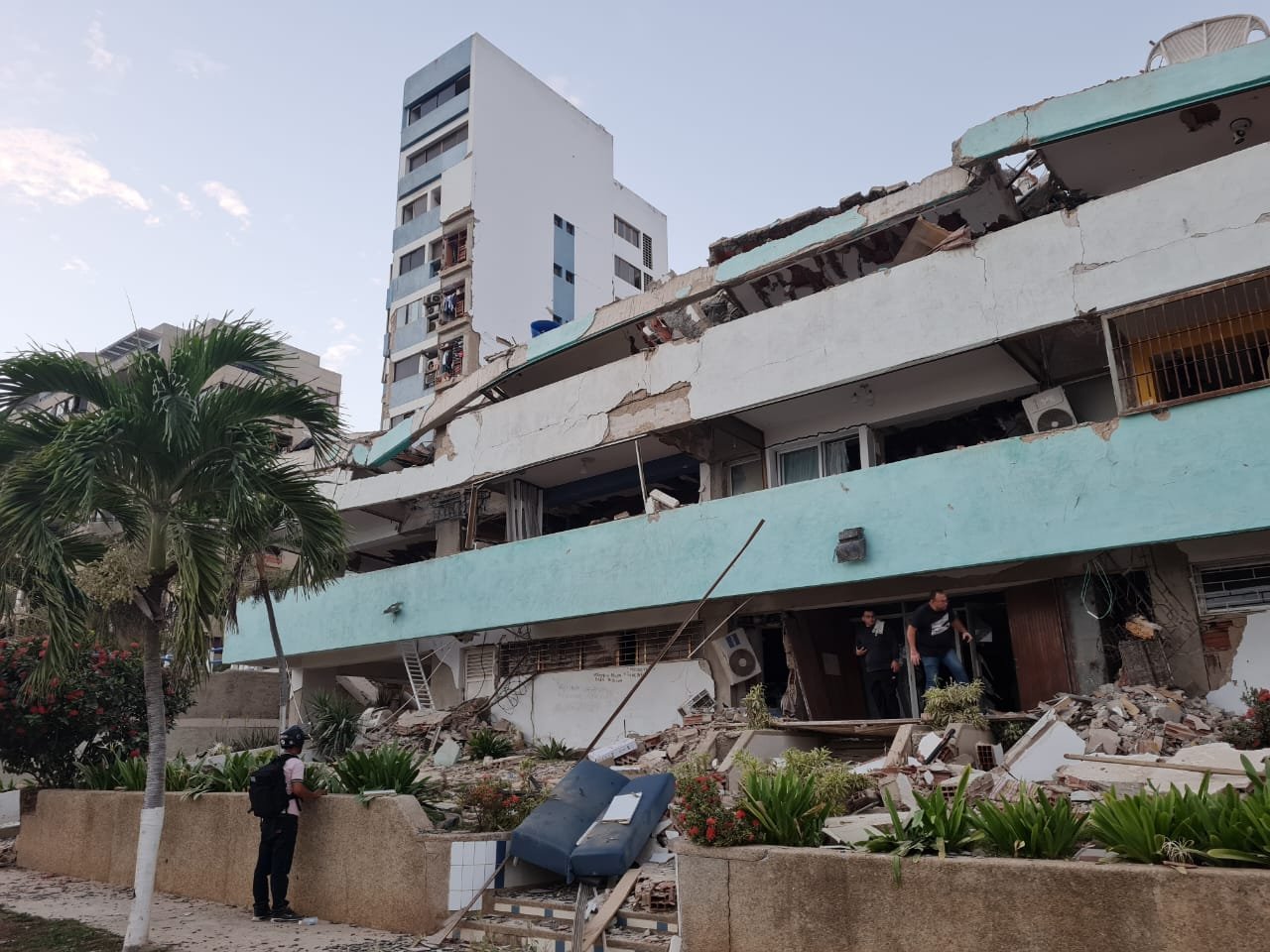 Ayuda para mi abuela Haydee tras el terremoto en Venezuela campaign photo, 5 of 8