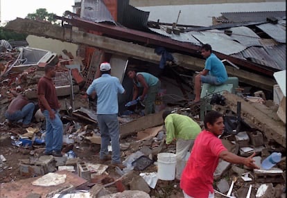 Murcia x Venezuela: más allá de los escombros campaign photo, 4 of 7