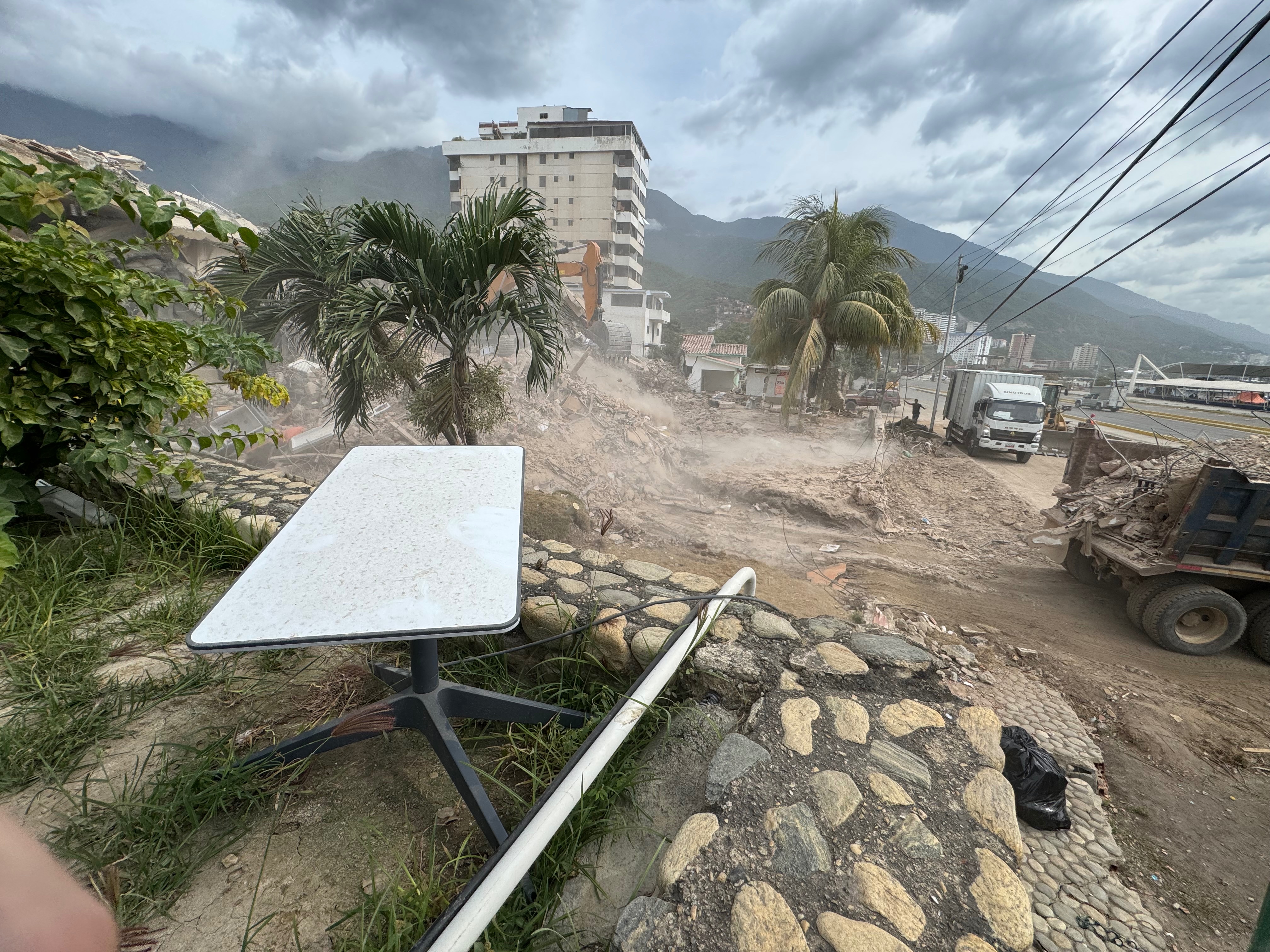 Internet for rescuers and earthquake victims in Venezuela campaign photo, 4 of 8