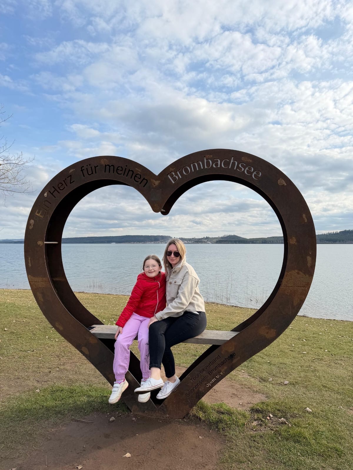 Alleinerziehende Mutter verliert alles durch Brand campaign photo, 2 of 8