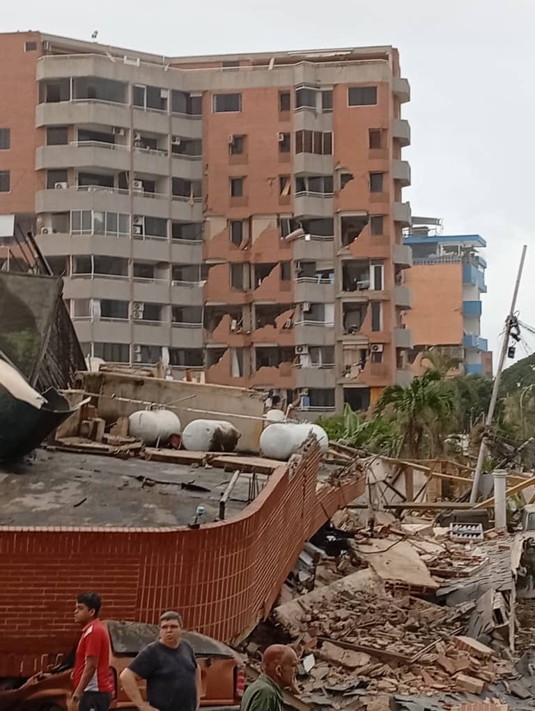 Salvemos vidas hoy. Reconstruyamos mañana campaign photo, 4 of 8