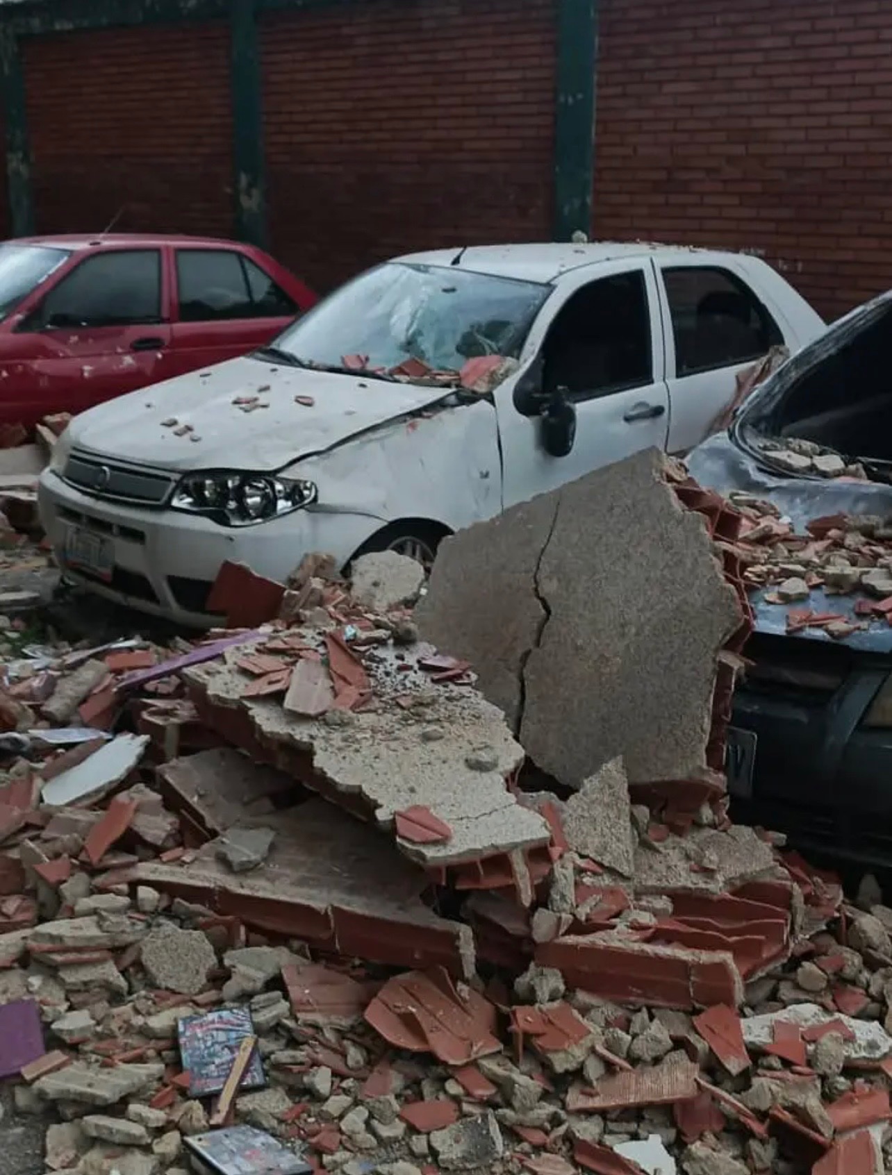 Help Javier’s Family After Venezuela Earthquake campaign photo, 4 of 8