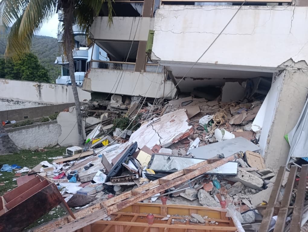 Let's help Joshua and his family after the earthquake campaign photo, 4 of 6