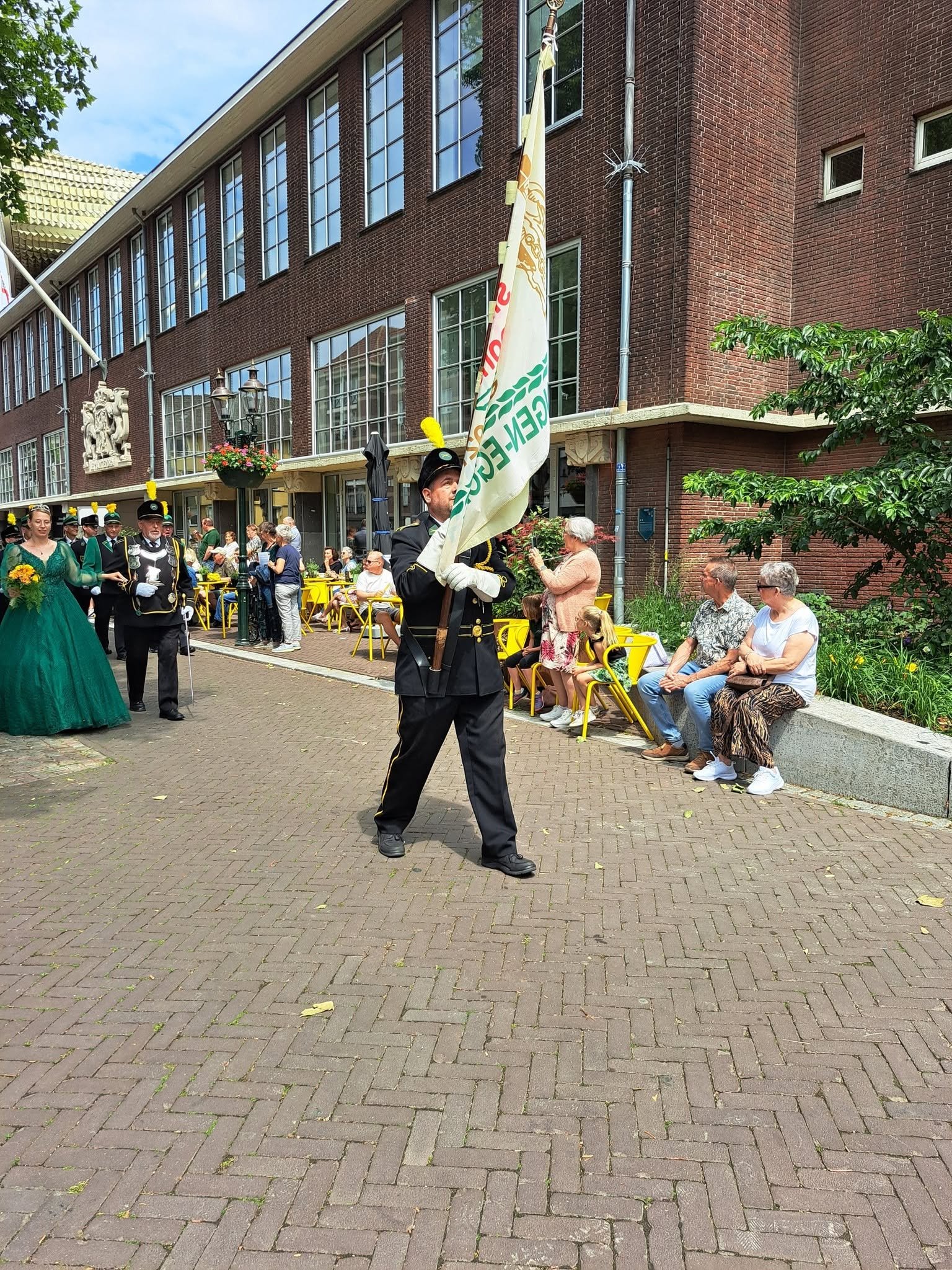 Help mee ons nieuwe vaandel werkelijkheid te maken! campaign photo, 2 of 5