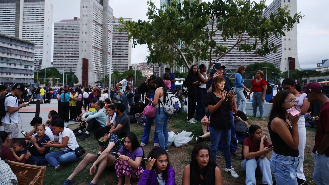 Venezuela Earthquake Relief: Education Fund campaign photo, 4 of 7