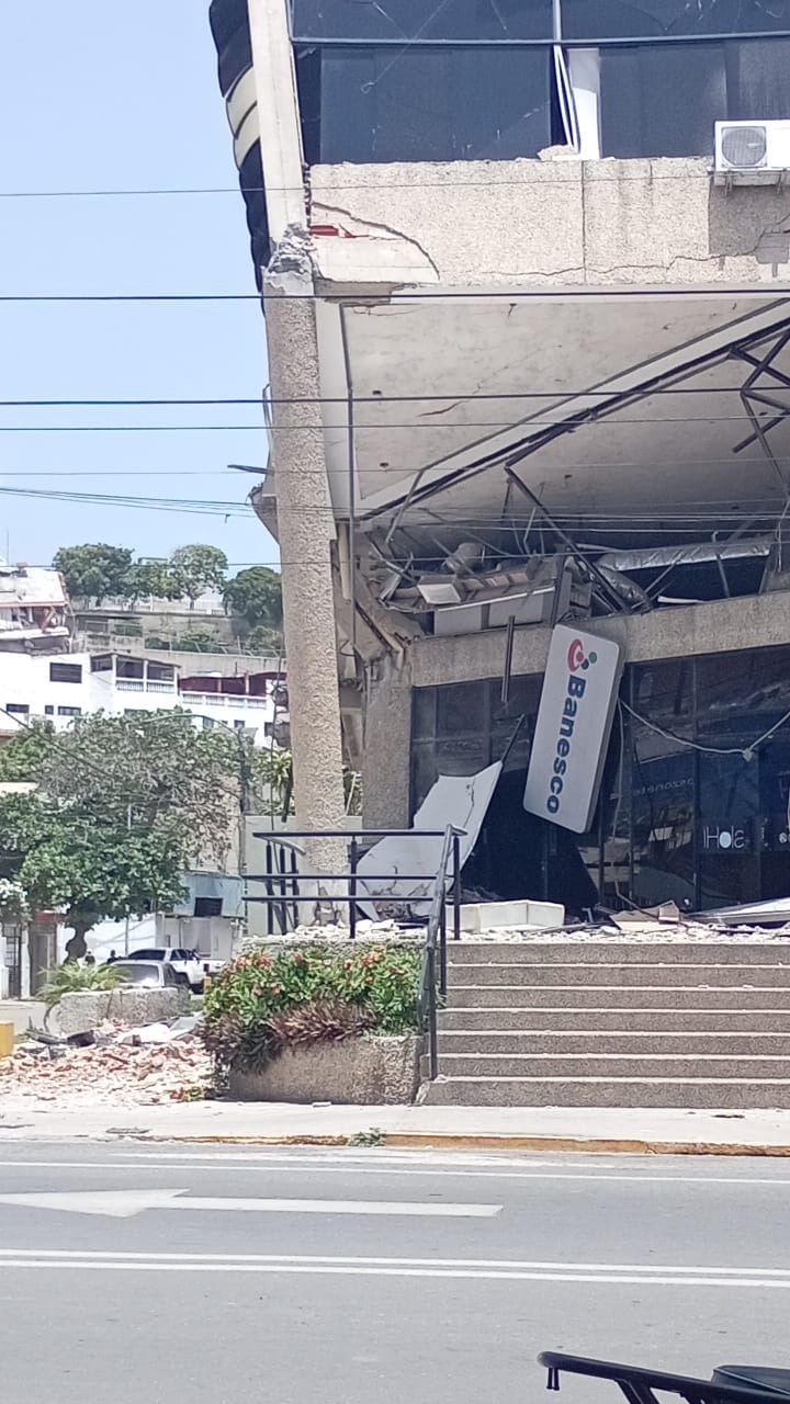 Support the Paredes Family After Earthquakes campaign photo, 4 of 6