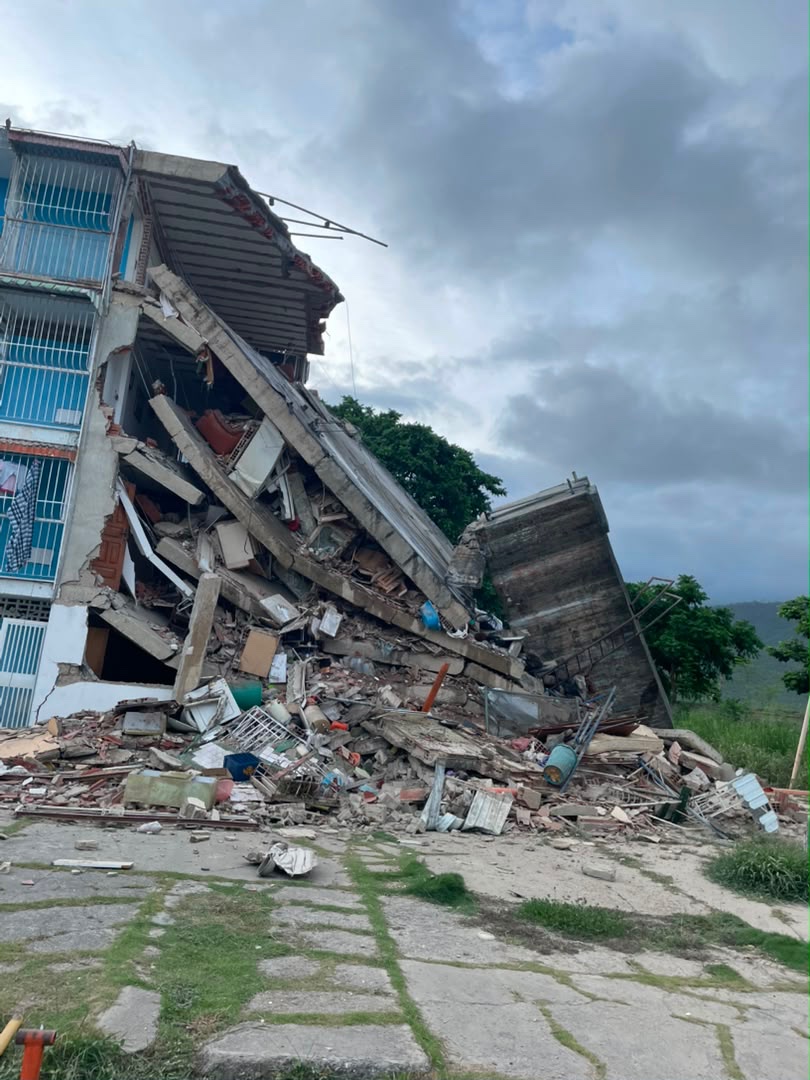 Ayudemos a las familias de Guarenas y a reconstruir sus vida campaign photo, 5 of 6