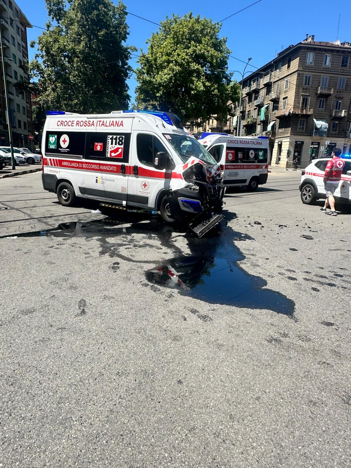 Riportateci un'ambulanza di cui TUTTI abbiamo bisogno. campaign photo, 6 of 7