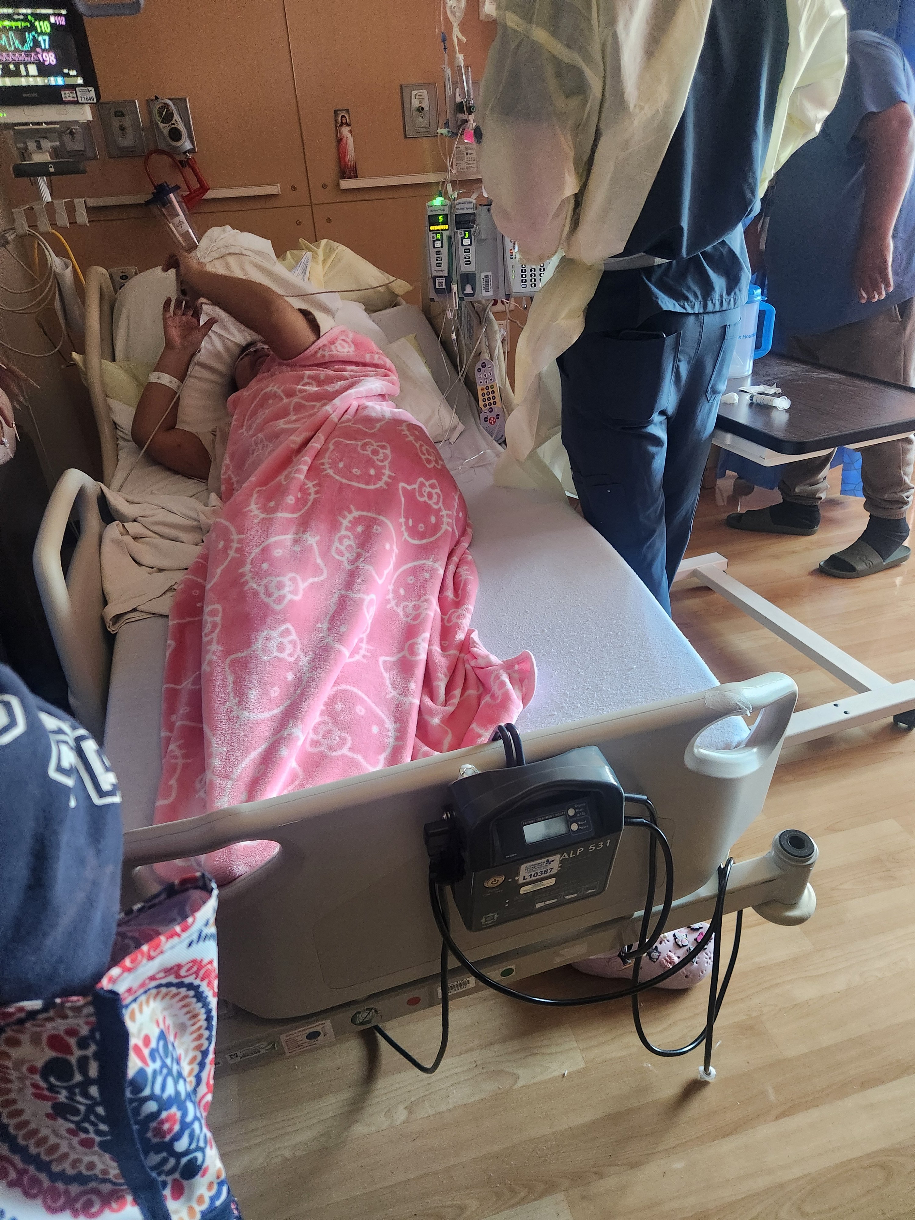 Support for My Sister's Funeral costs and medical expenses campaign photo, 4 of 6