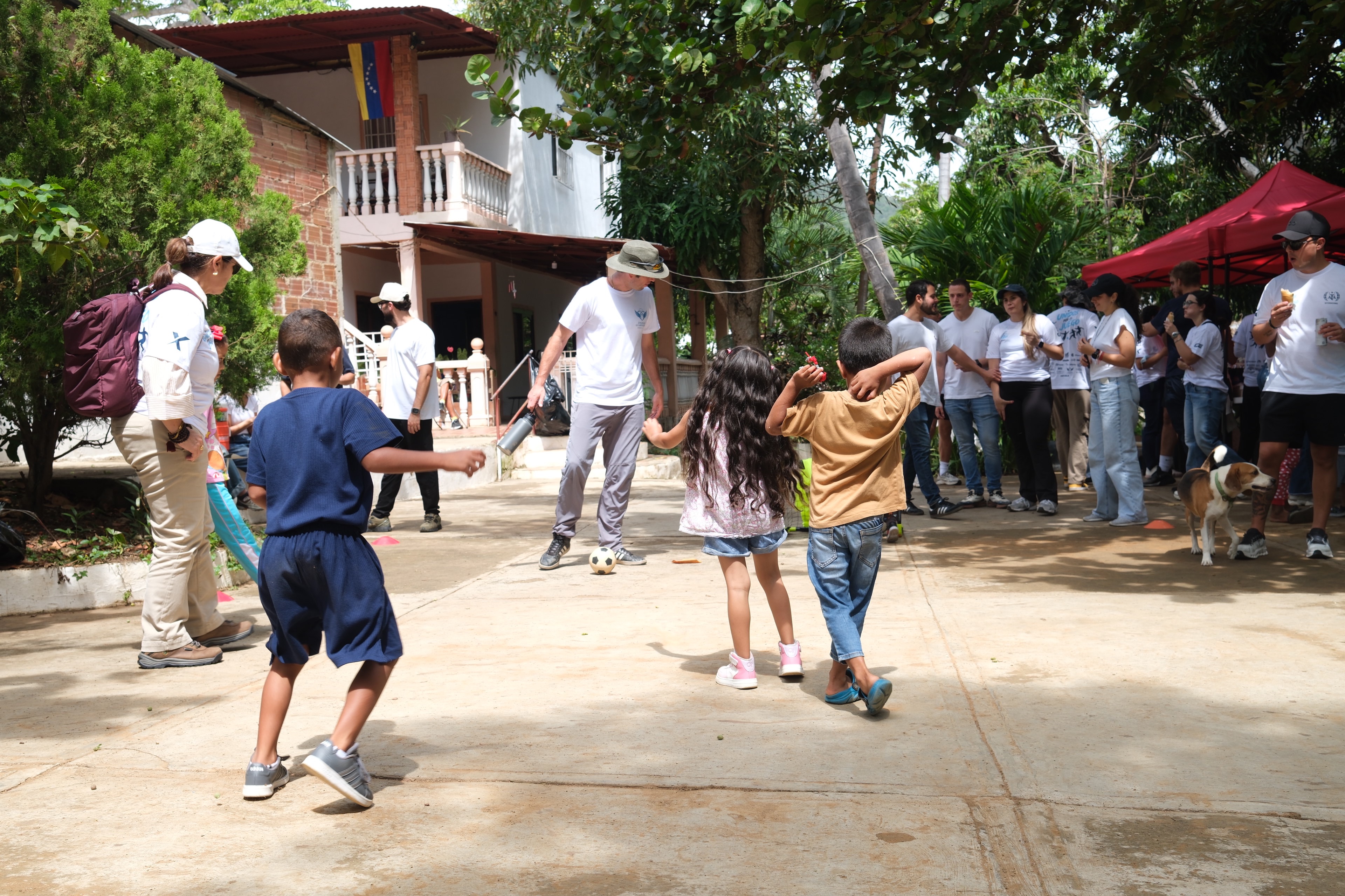 Ayudemos a los niños en Venezuela campaign photo, 4 of 8