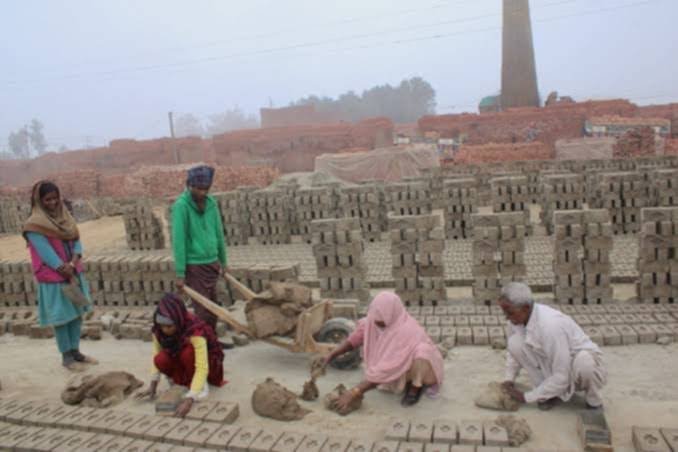 Freedom for Families in Pakistan's Brick Kilns campaign photo, 5 of 7