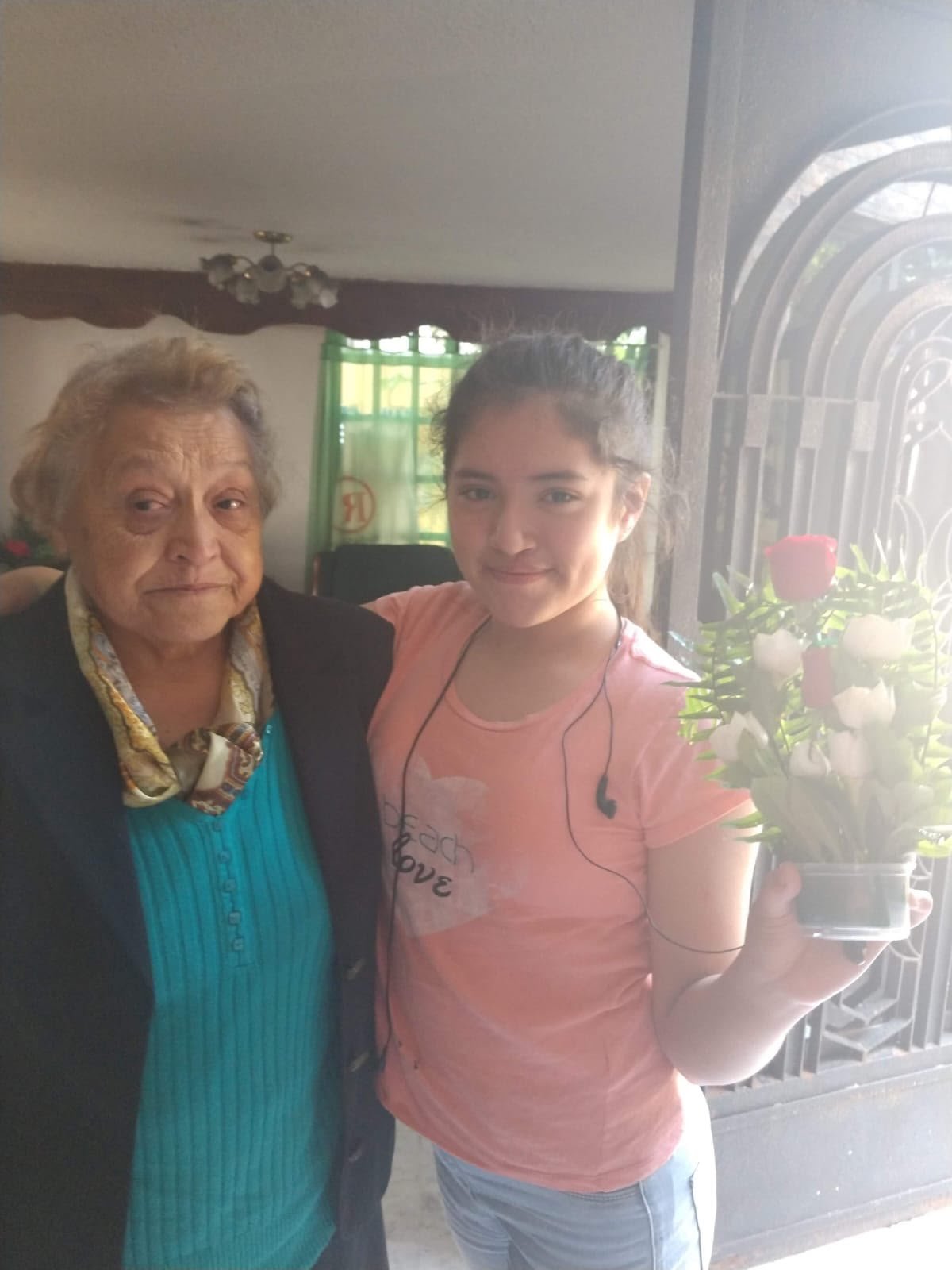 Ayúdanos a salvar a mi abuelita campaign photo, 6 of 8