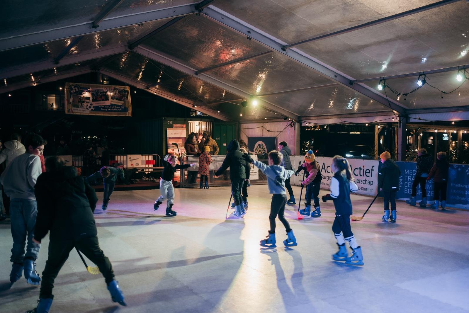 Heeswijk-Winther, de schaatsbaan in de kerstvakantie campaign photo, 2 of 5