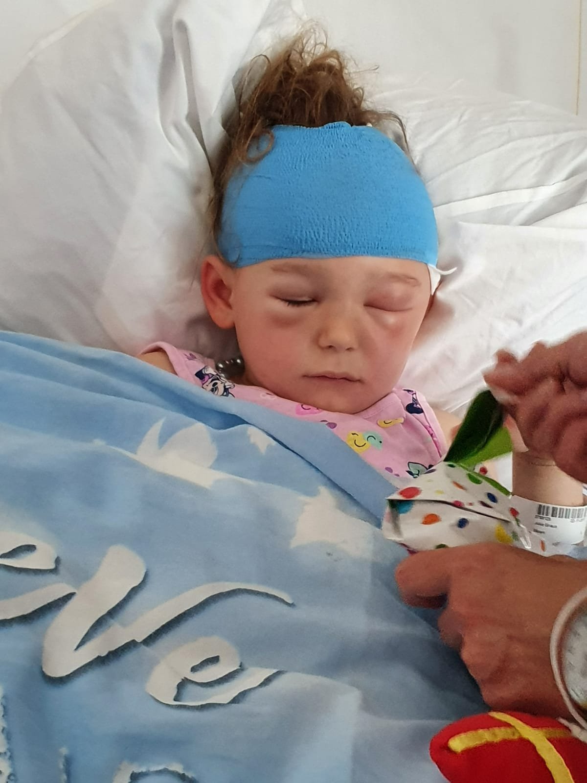 Foto van campagne Help Julia haar droom nog met eigen ogen te zien, 4 van 6