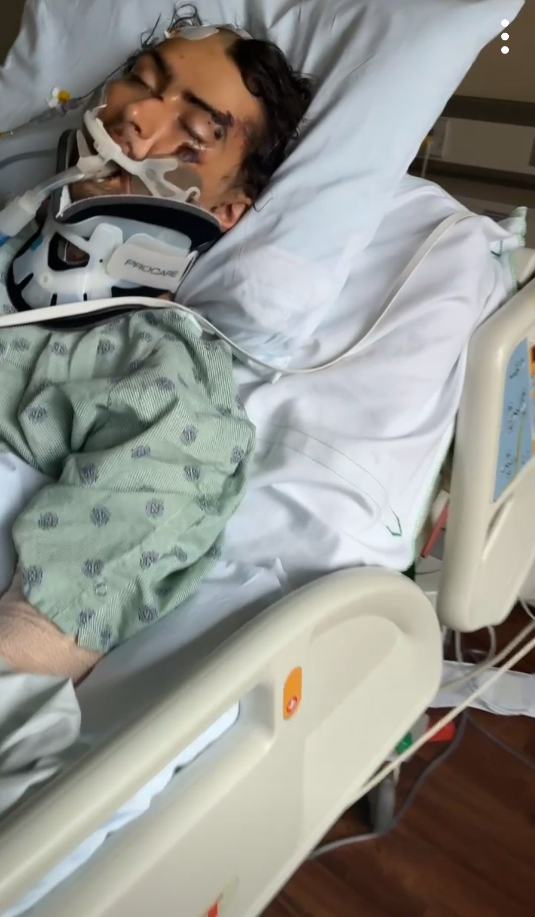 Help Carlos's Family During This Crisis campaign photo, 2 of 7