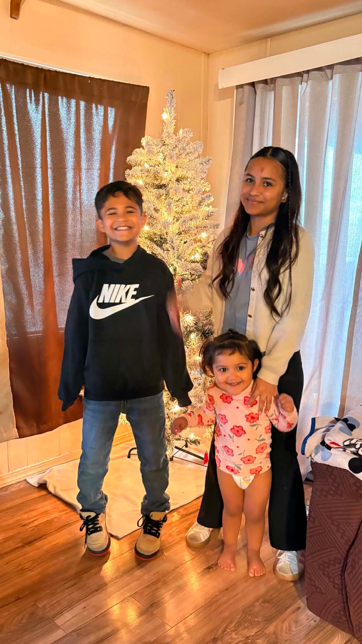 Foto de la recaudación de fondos En memoria de tres angelitos ayudemos a su familia., 2 de 4