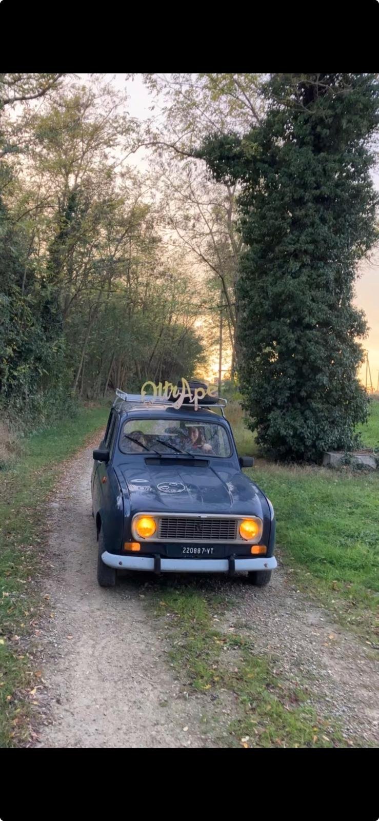 La RENAULT 4 di RADIOIMMAGINARIA deve Cambiare Vestito campaign photo, 7 of 8