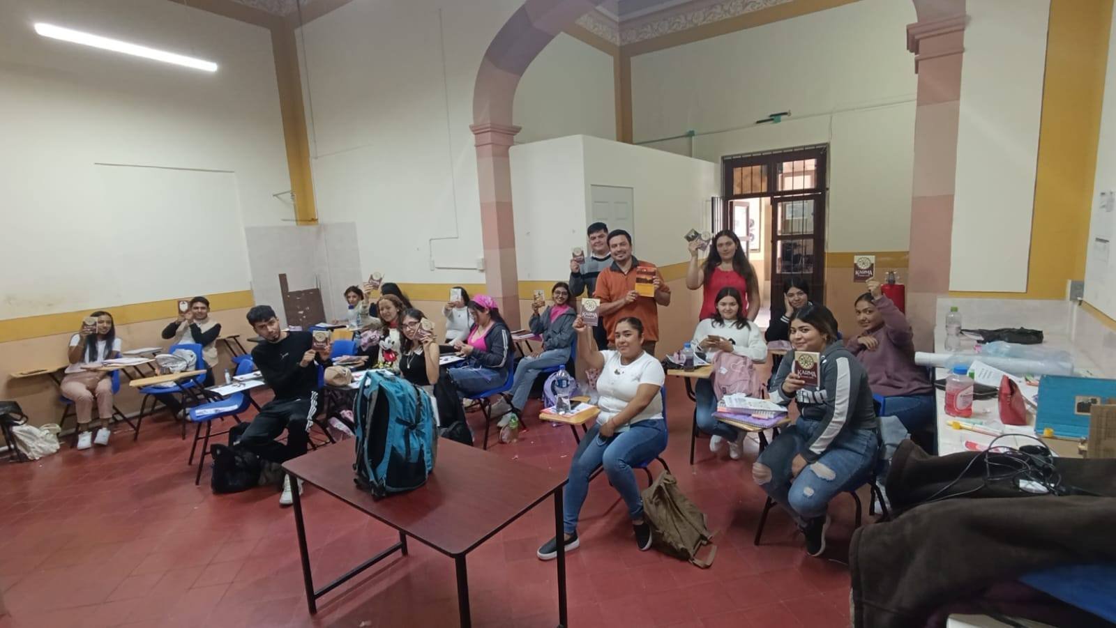 Transformando vidas con lectura y bienestar emocional campaign photo, 5 of 8