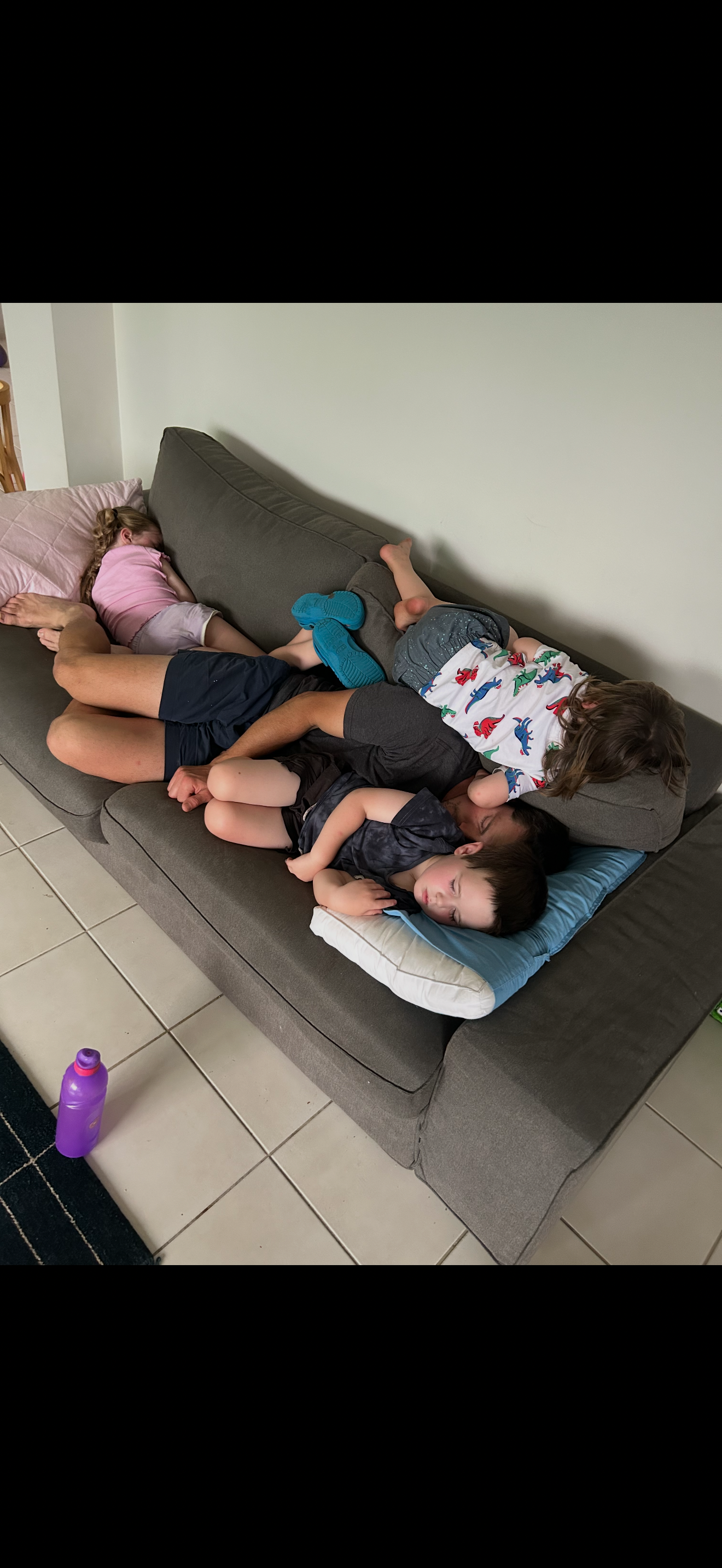 Help support Sam and her 3 young children. campaign photo, 4 of 5