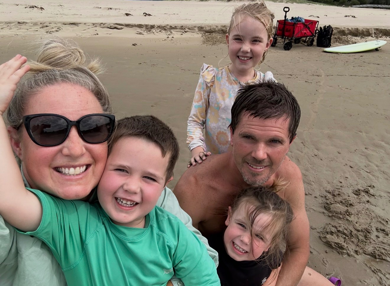 Help support Sam and her 3 young children. campaign photo, 2 of 5