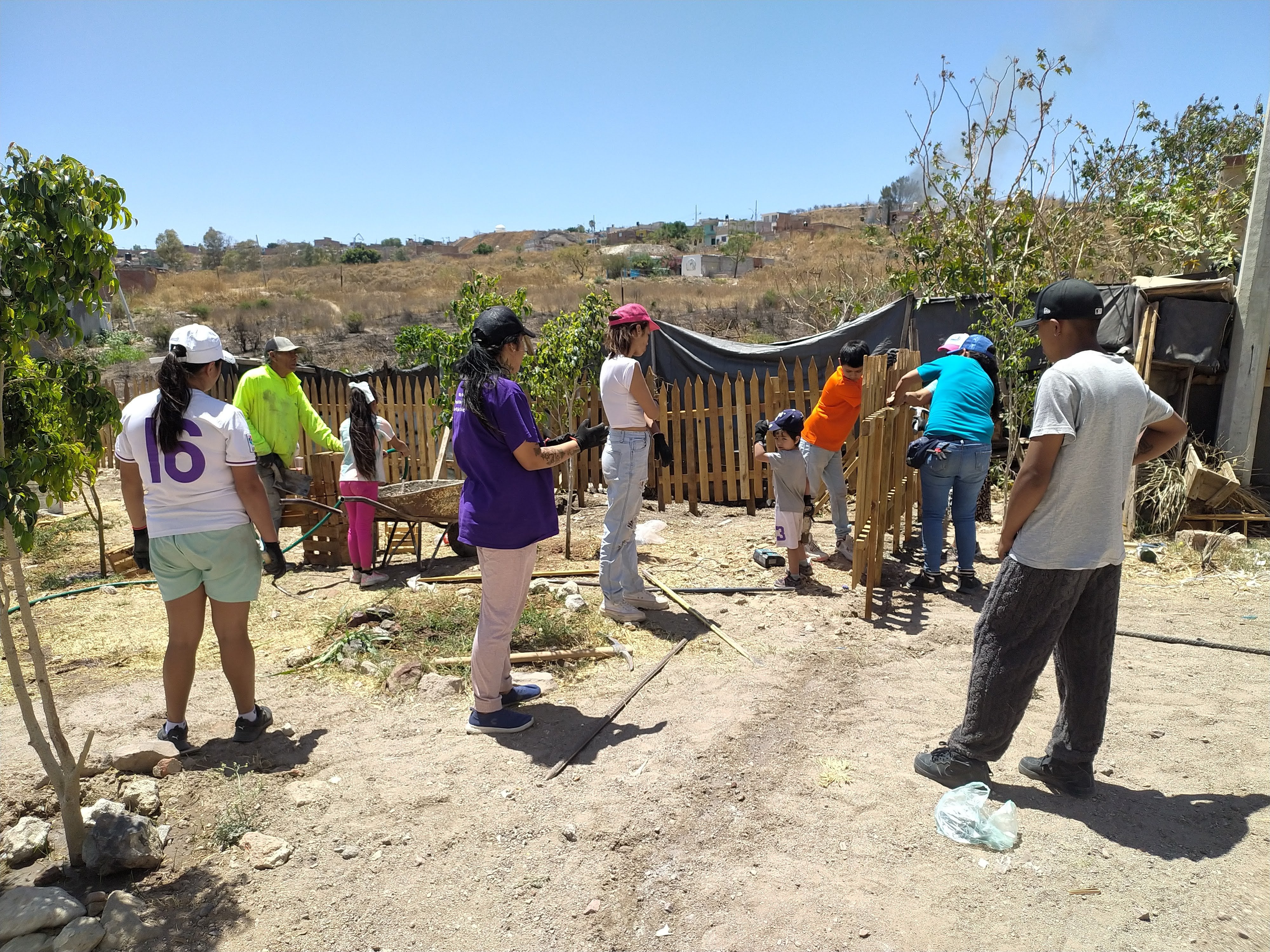¡Ayúdanos a construir una cancha para el parque de Rizos! campaign photo, 4 of 5