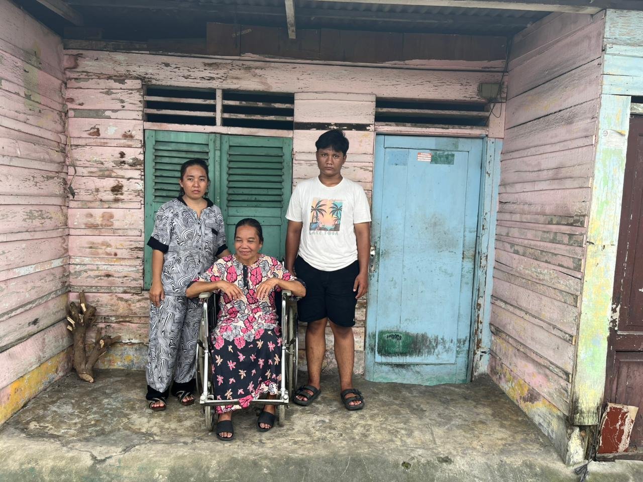 Help an impoverished student continue his education campaign photo, 4 of 7