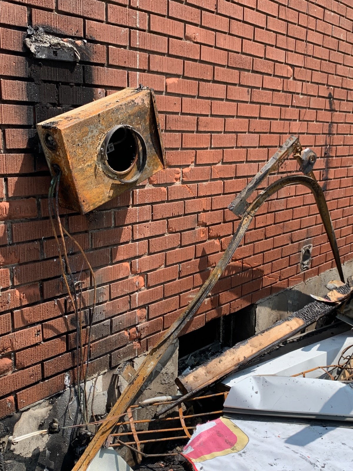 Support Helen & Bryan Gelyk after Tragic House Fire campaign photo, 2 of 8