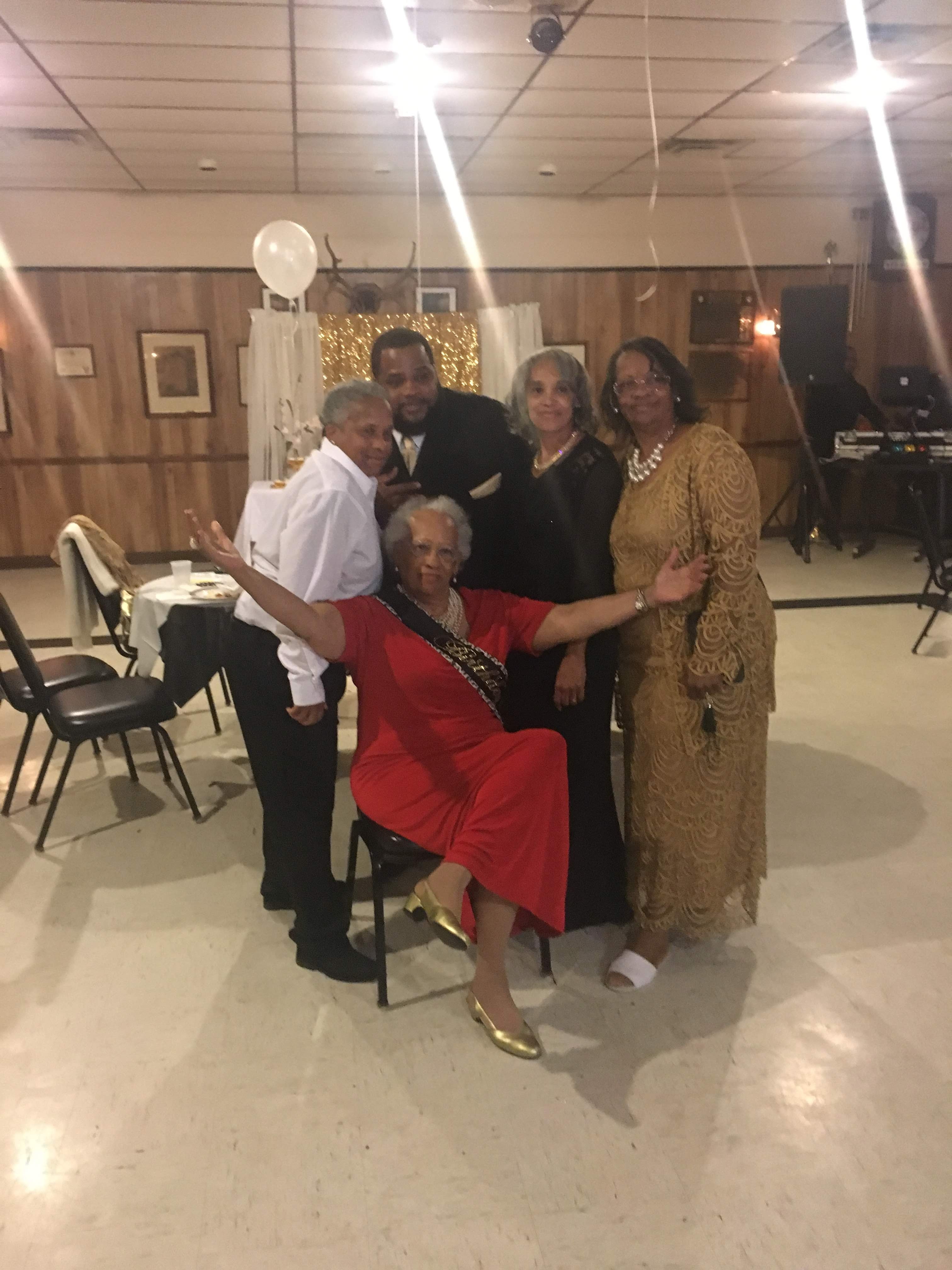 Phebe Tooley Honoring Ann Holmes: Funeral & Memorial Support gofundme donation