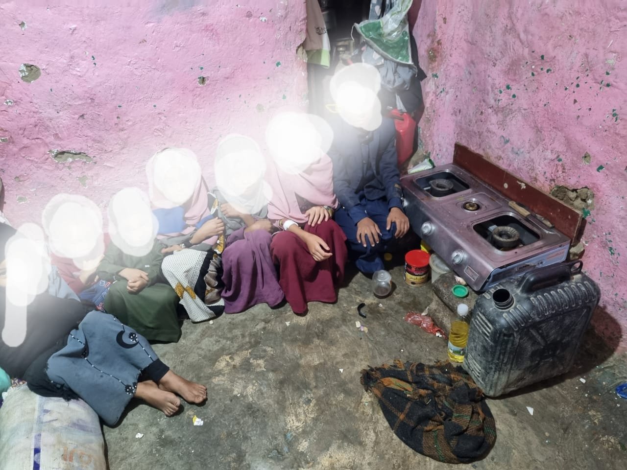 Fund-raising for a family in Yemen campaign photo, 4 of 8