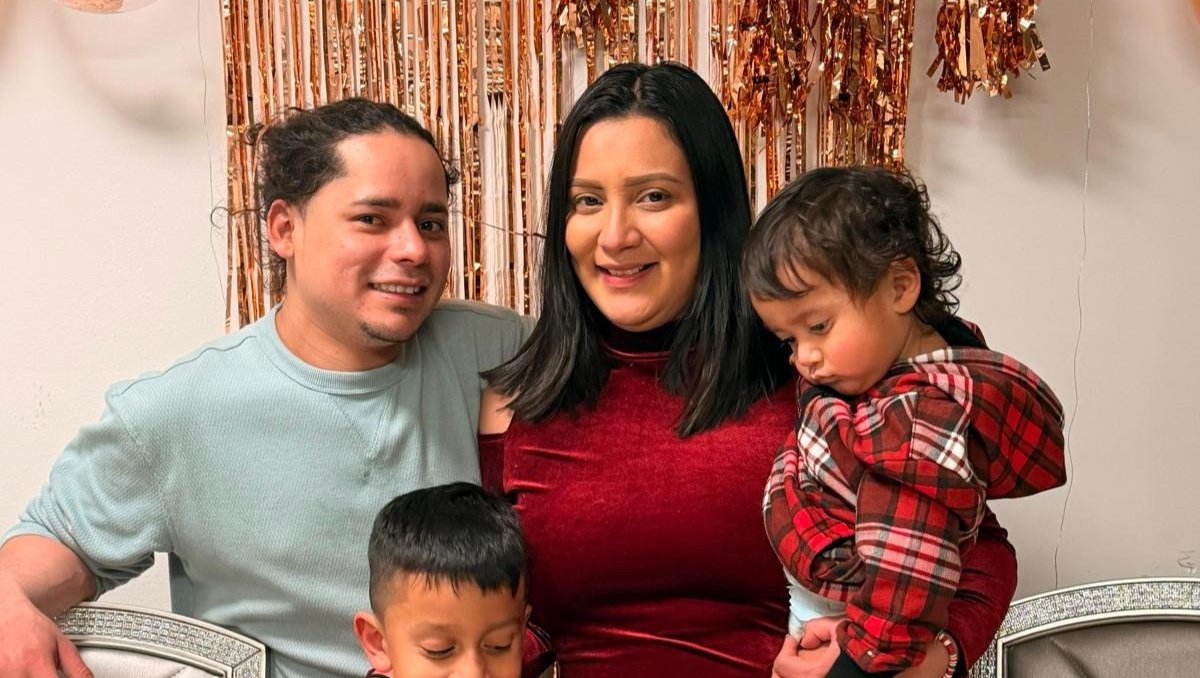 Skilled mason Ariel deported to El Salvador, wife Diana left with two children