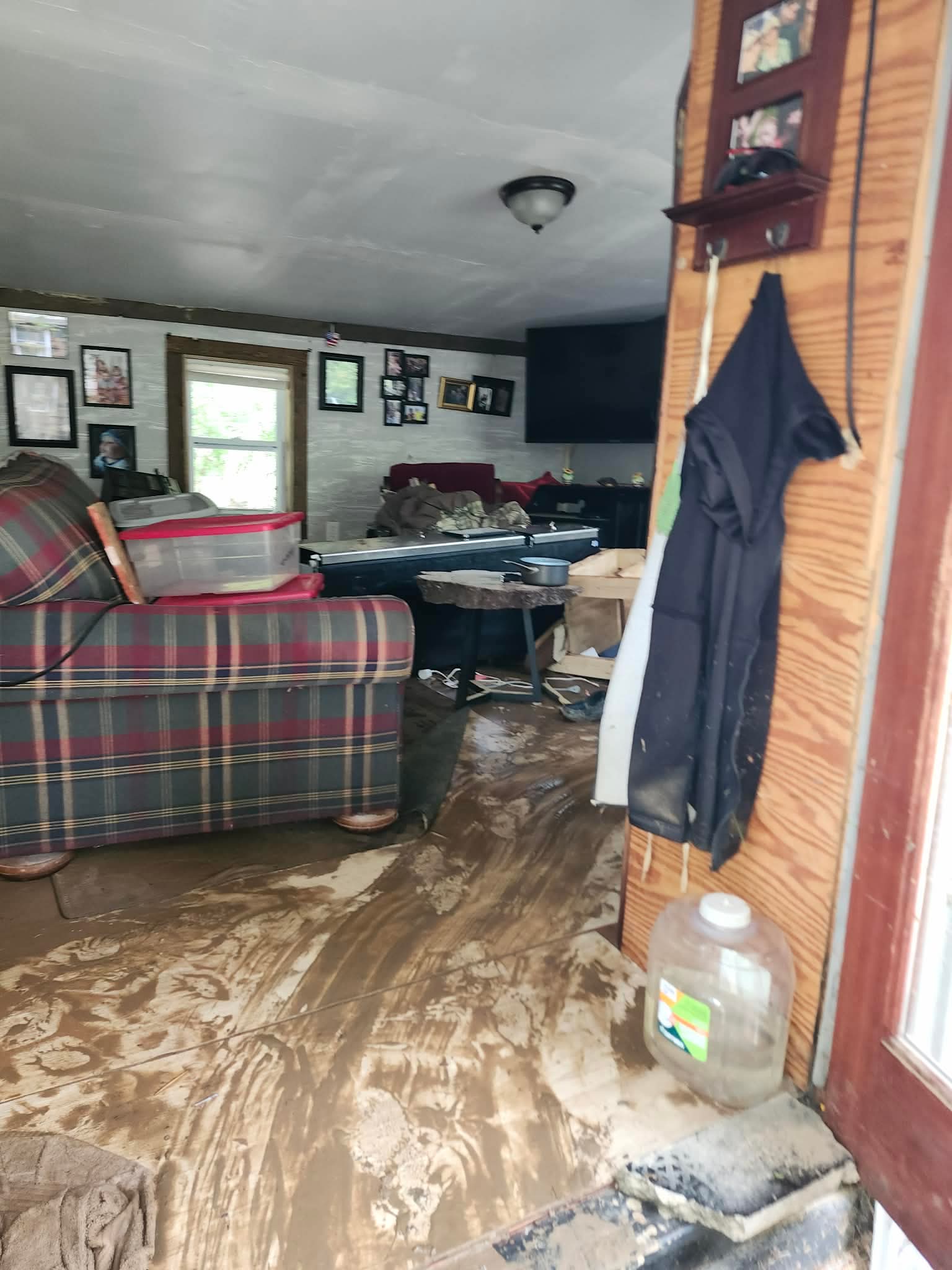 Support for the Murrays After Devastating Flood campaign photo, 4 of 12