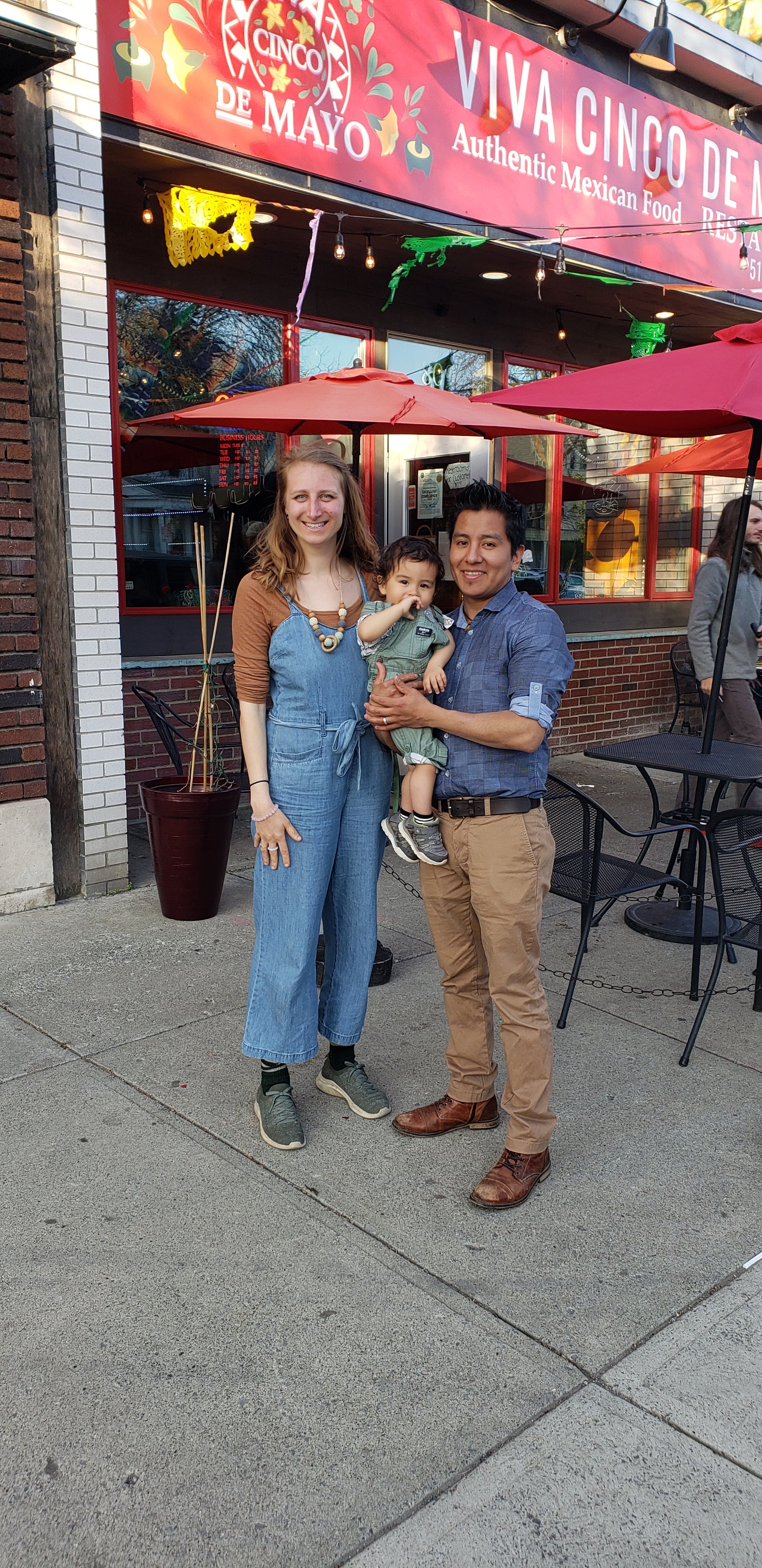 Help Sara, Gustavo and Kids Create a New Life campaign photo, 7 of 8