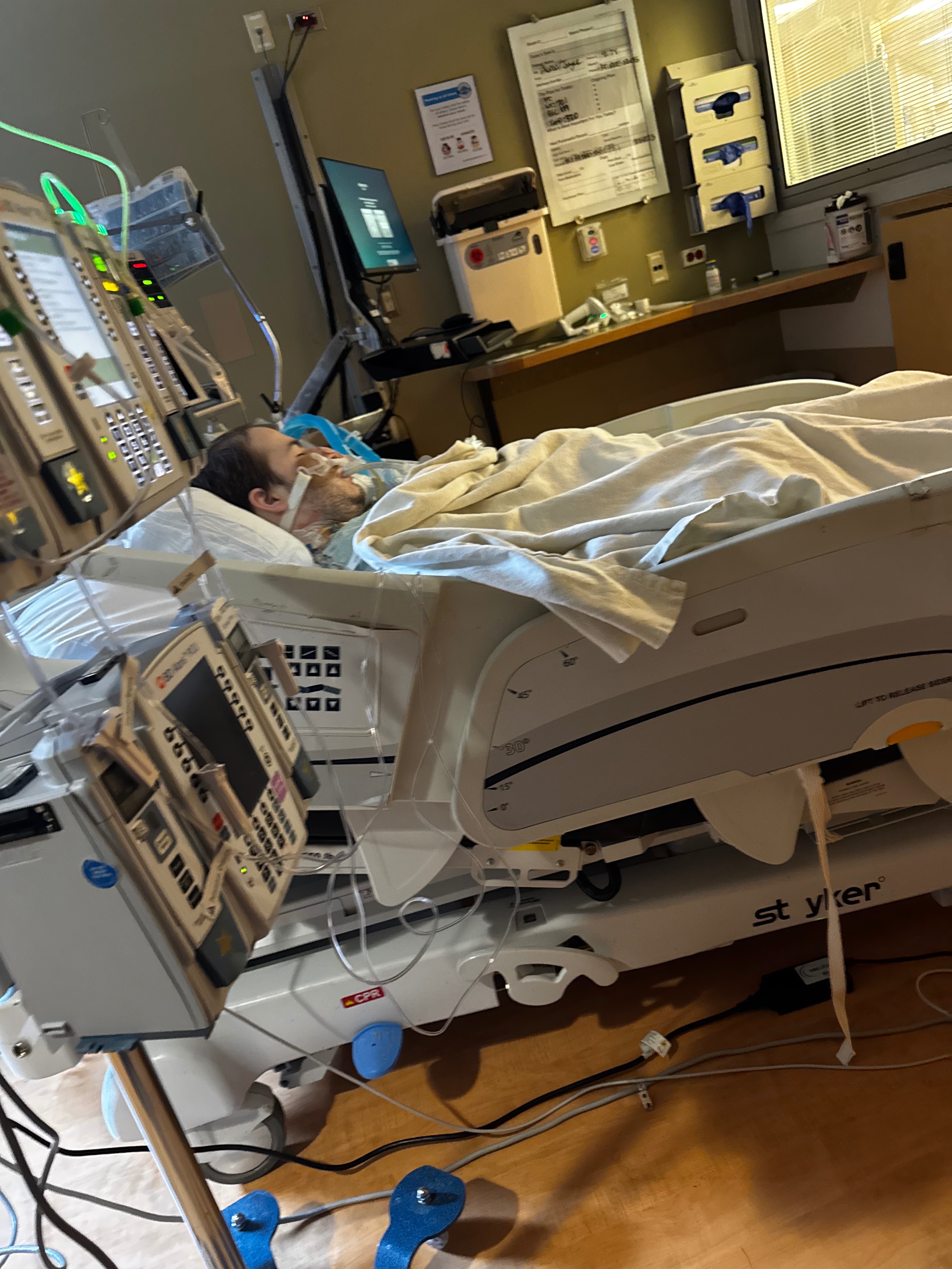 Help Azza's Boyfriend Recover from Car Accident campaign photo, 5 of 6