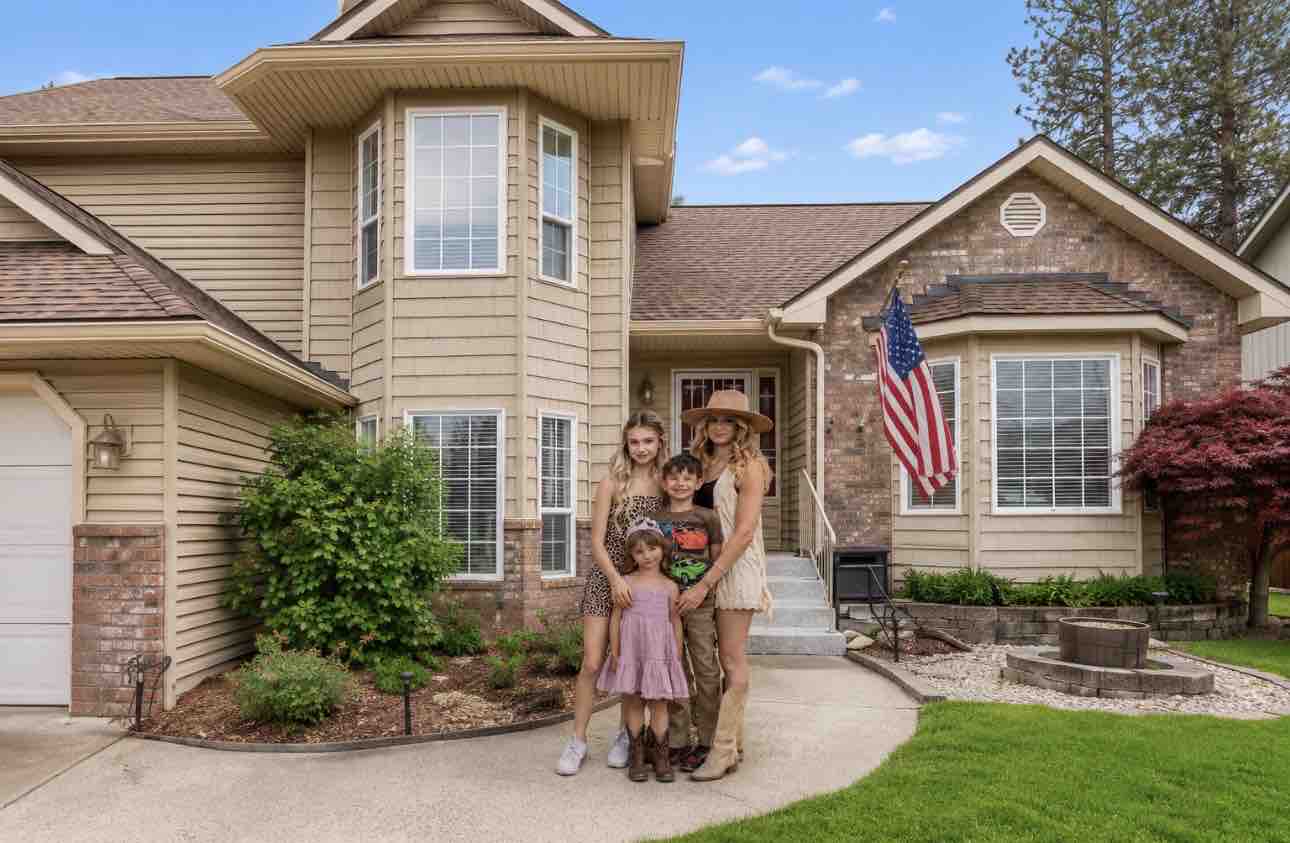 Help Brittany & her children rebuild after Spokane Fires campaign photo, 2 of 11