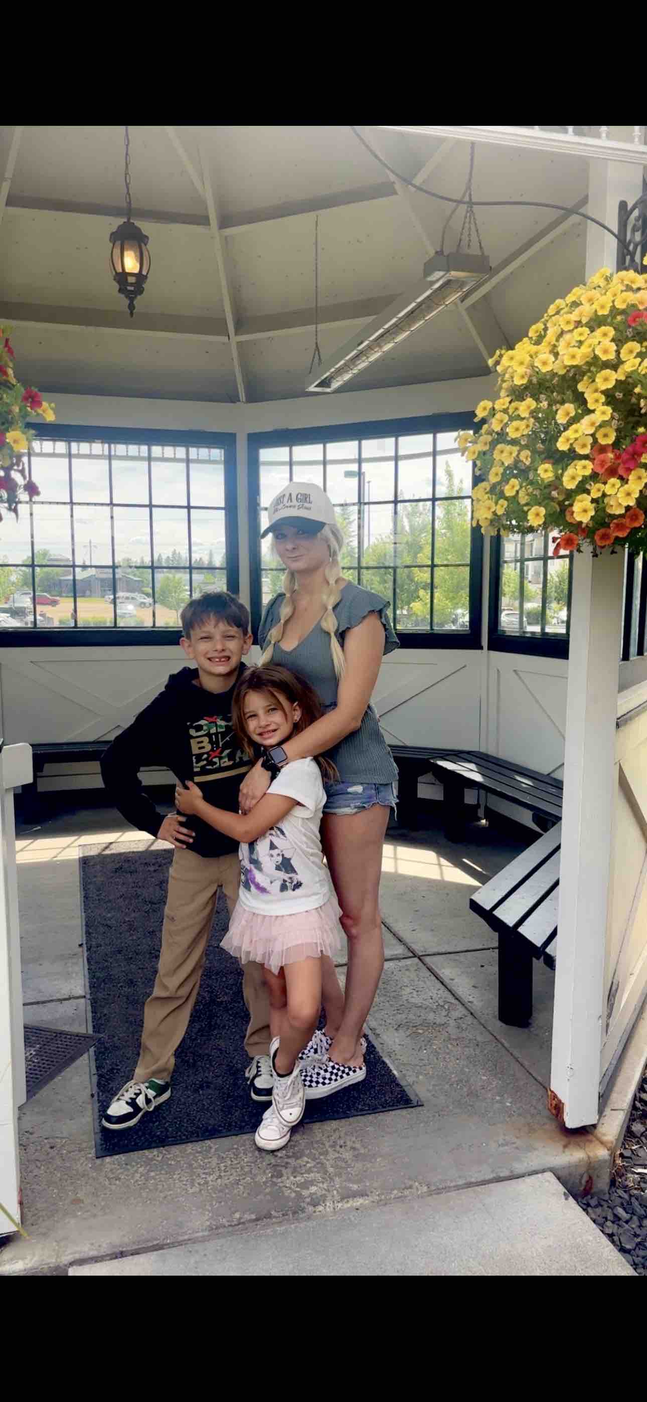 Help Brittany & her children rebuild after Spokane Fires campaign photo, 4 of 11
