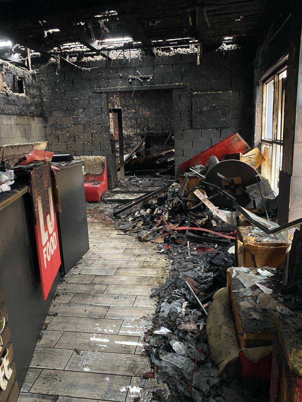 Kampagnen-Foto für 10 Years of Hard Work Lost Overnight. Help Our Family Rebuid, 6 von 8