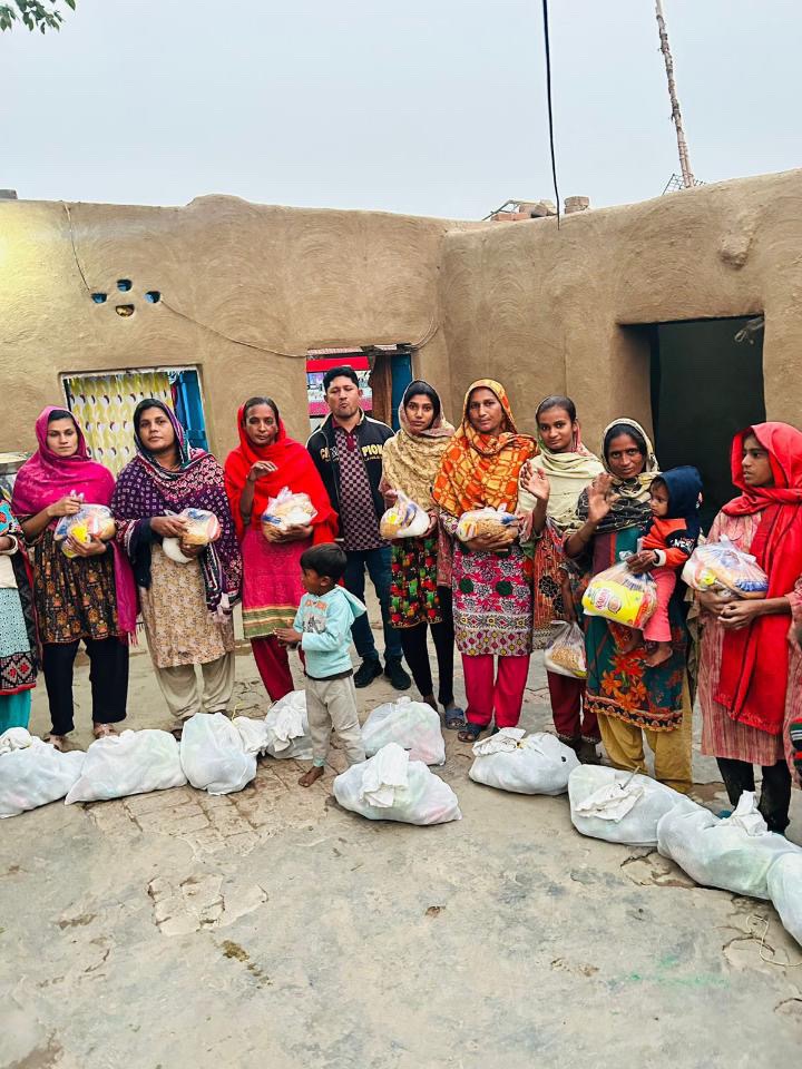 Feed poor Christian children and families in Pakistan campaign photo, 4 of 5