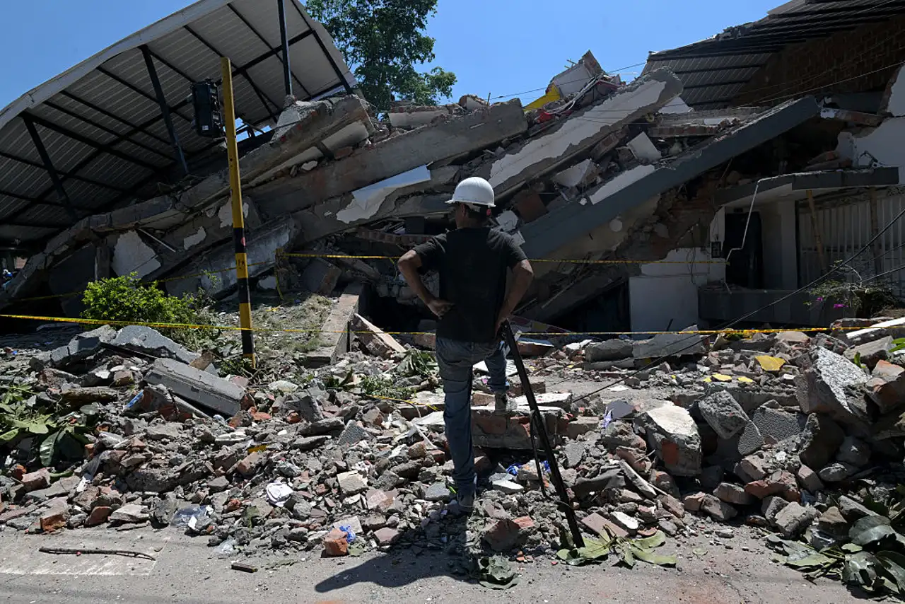 Urgent Aid for Colombia Earthquake Survivors campaign photo, 2 of 9