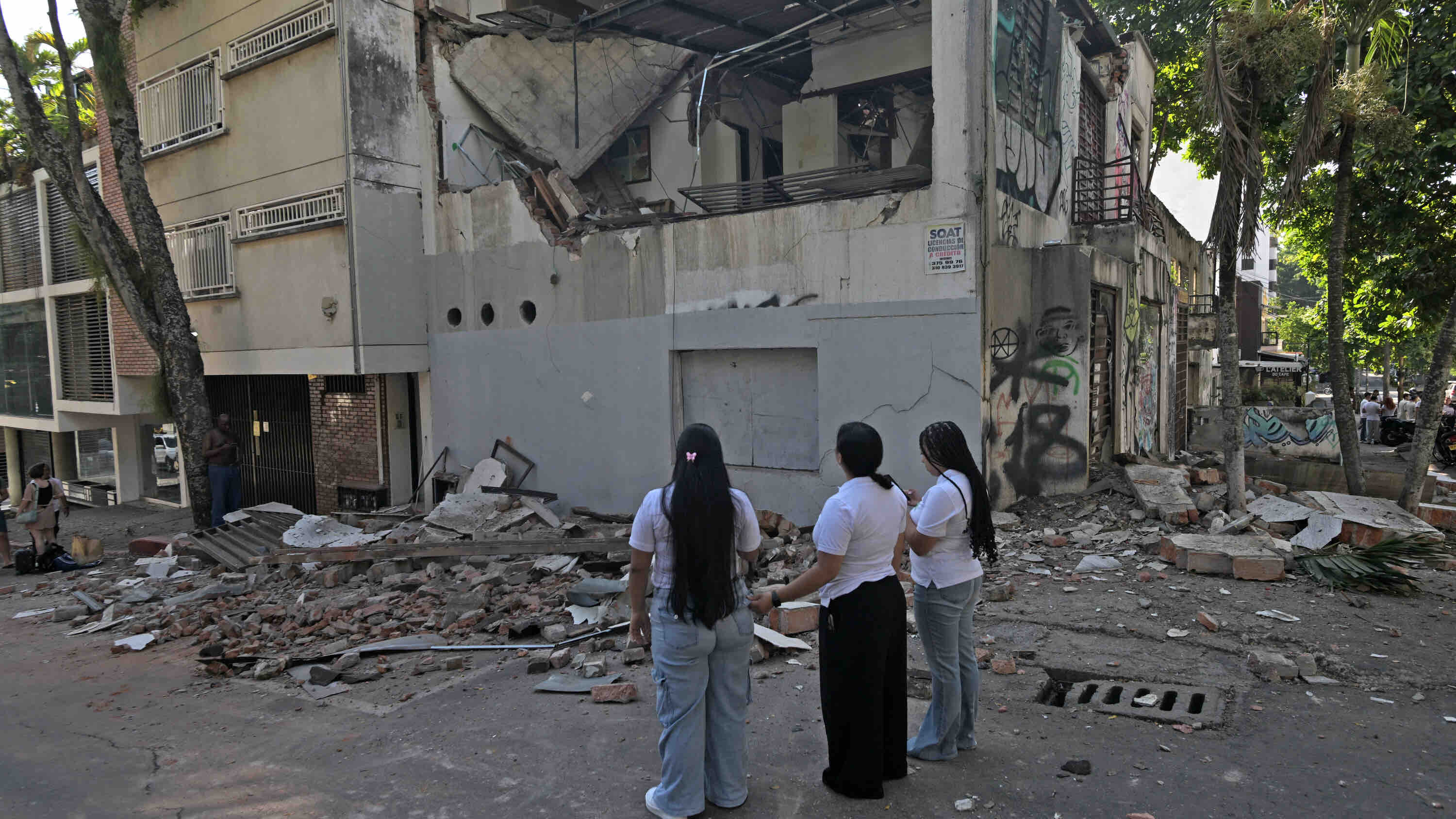 Urgent Aid for Colombia Earthquake Survivors campaign photo, 5 of 9