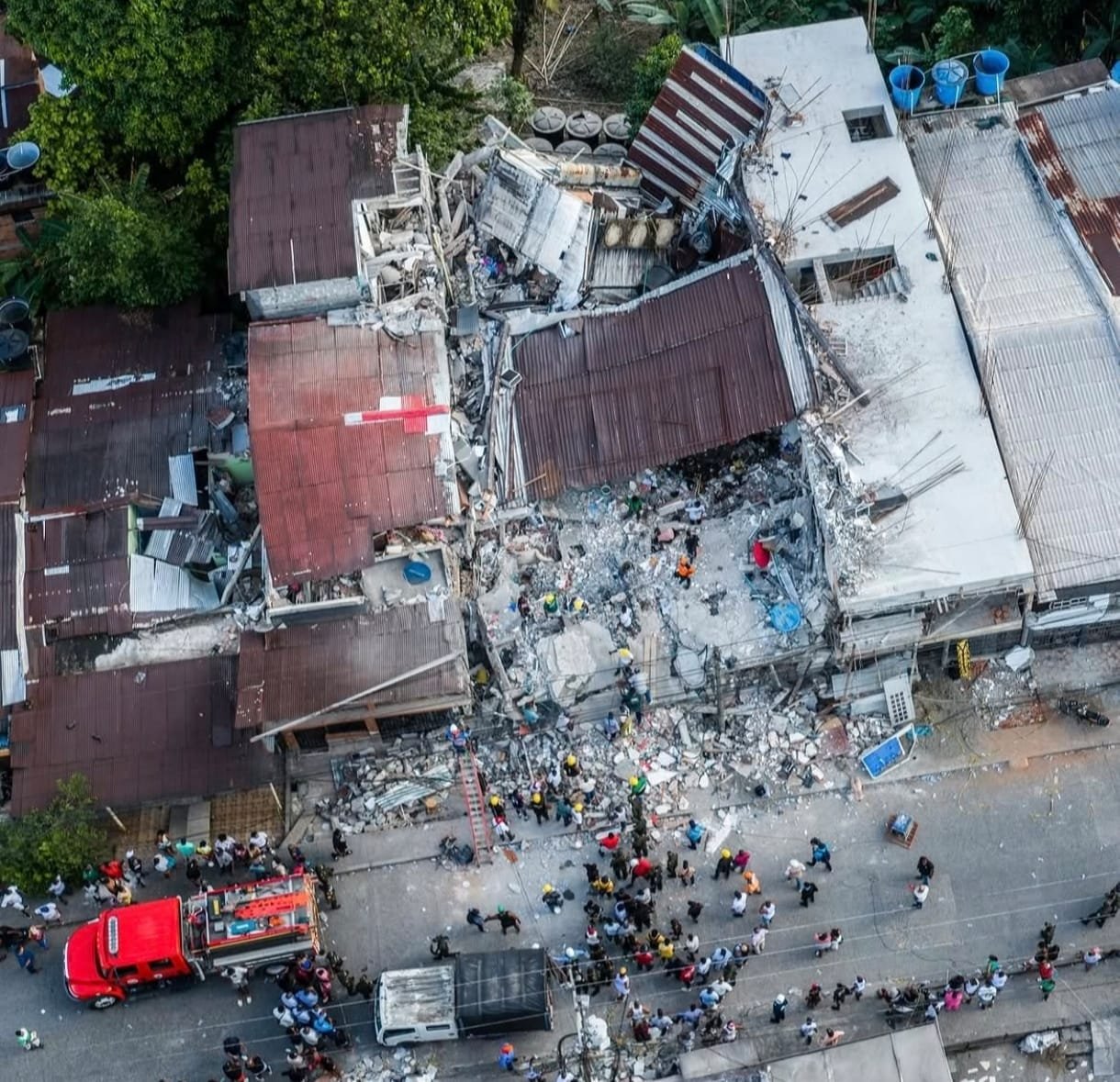Support for Cities Hit by Colombia Earthquake campaign photo, 5 of 8