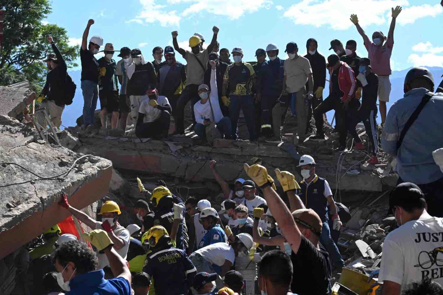 Ayuda de emergencia para Colombia despues del terremoto 7,4 campaign photo, 4 of 7