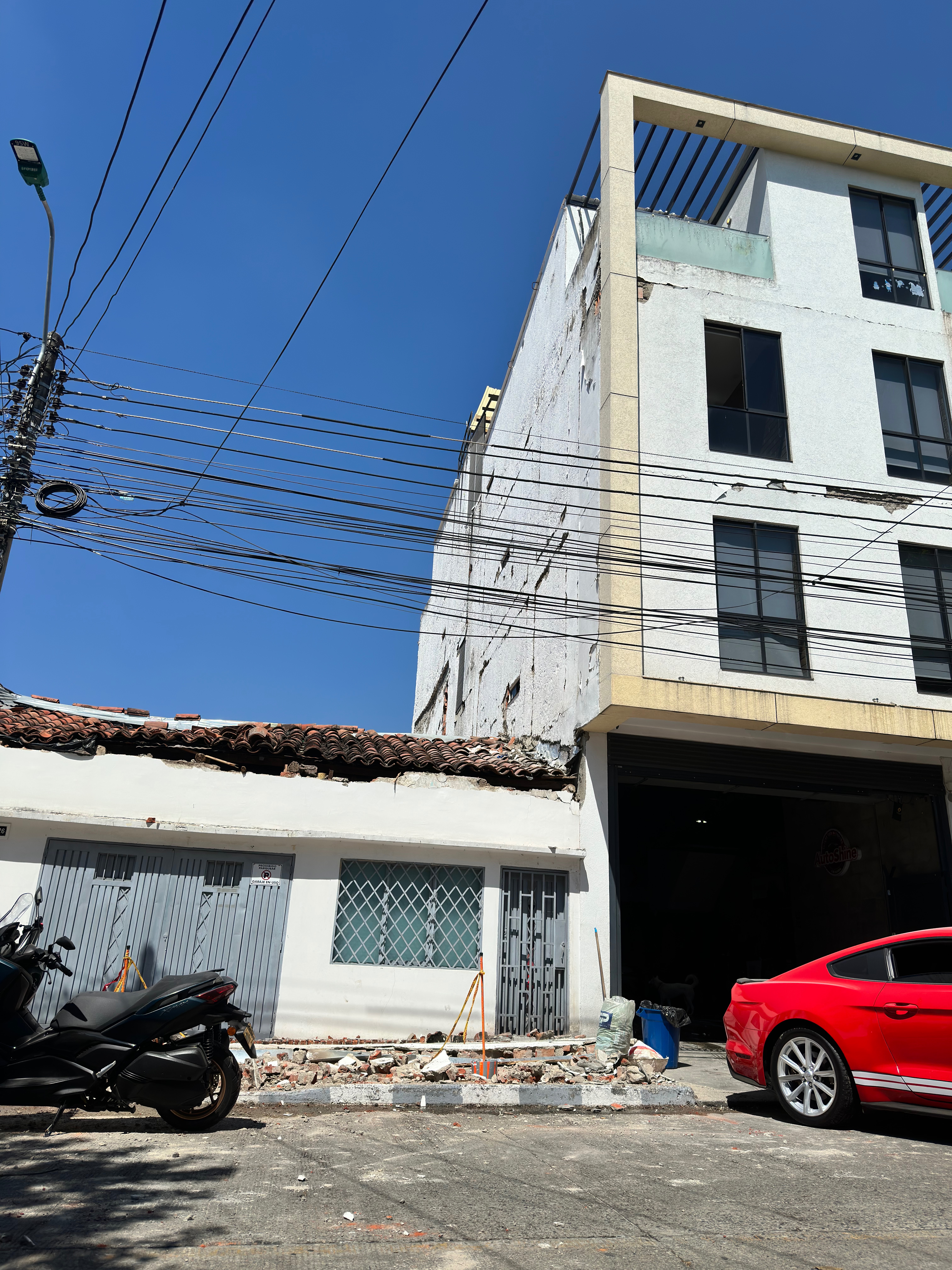 Aid for Xiomara and Rescue Workers in Cali campaign photo, 5 of 7