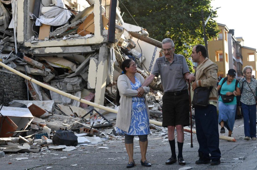 Unidos por Colombia: Ayudemos a las Víctimas del Terremoto campaign photo, 4 of 7