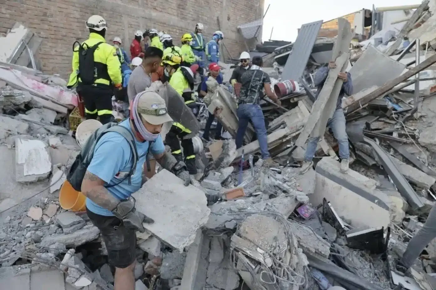 Philotimo in Action for Colombia’s Earthquake Survivors campaign photo, 2 of 4