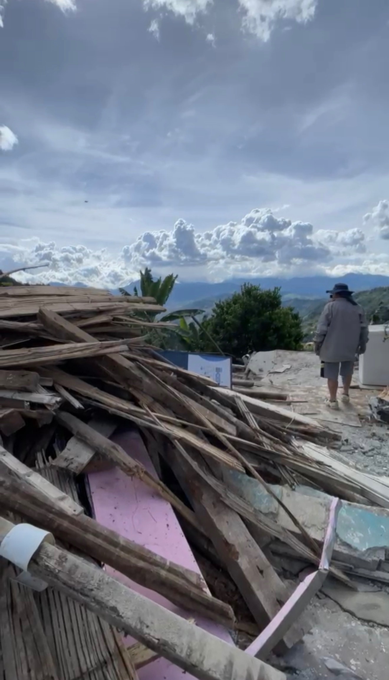 Help Small Communities Affected by the Colombia Disaster campaign photo, 2 of 8