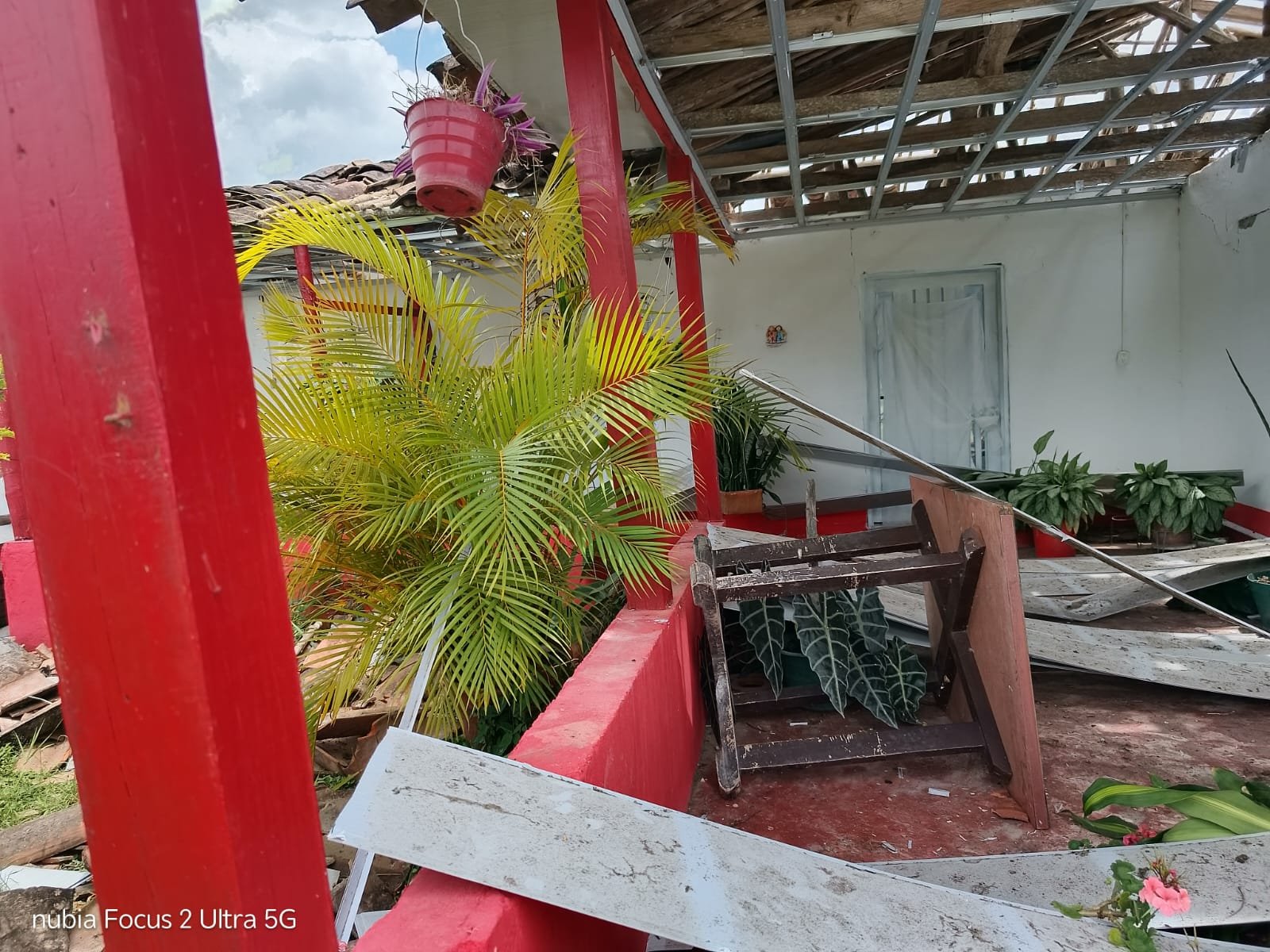 Help Families Repair Their Homes After Colombia’s Earthquake campaign photo, 4 of 8