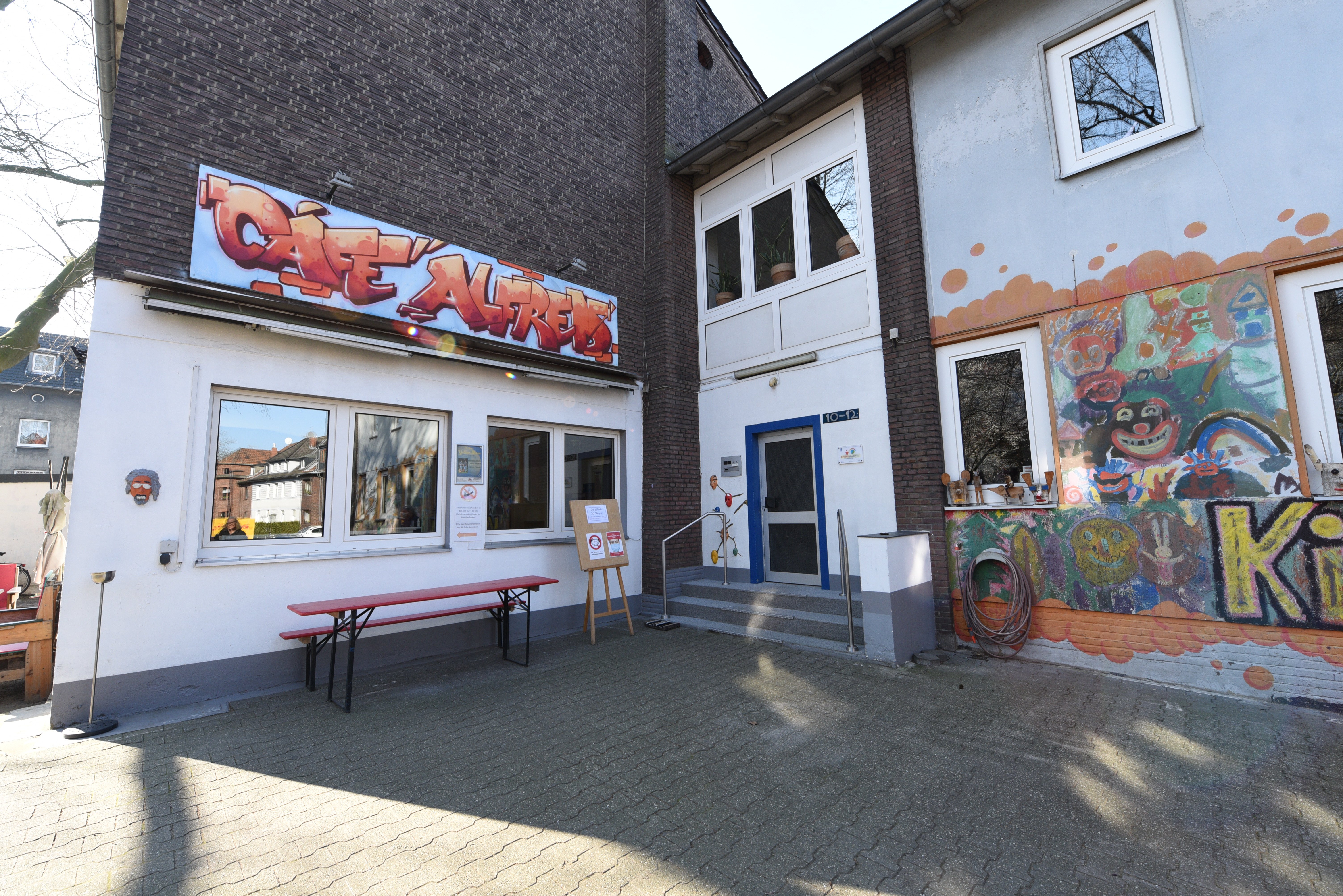 Wir halten das AZH am Laufen campaign photo, 7 of 8